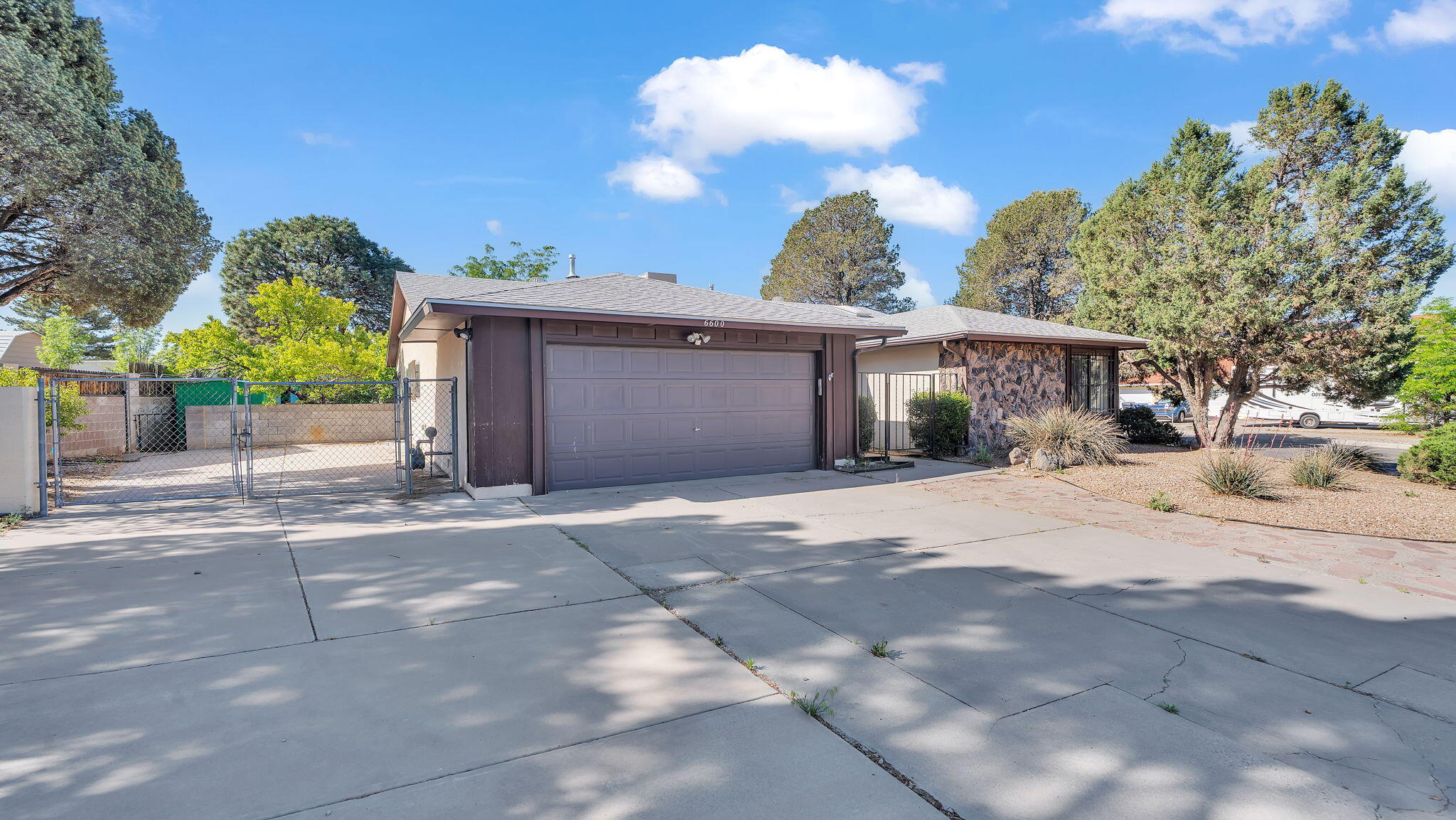 6600 AVENIDA LA COSTA NE
