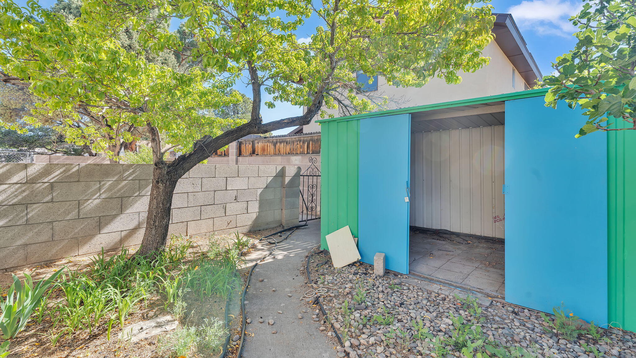6600 AVENIDA LA COSTA NE