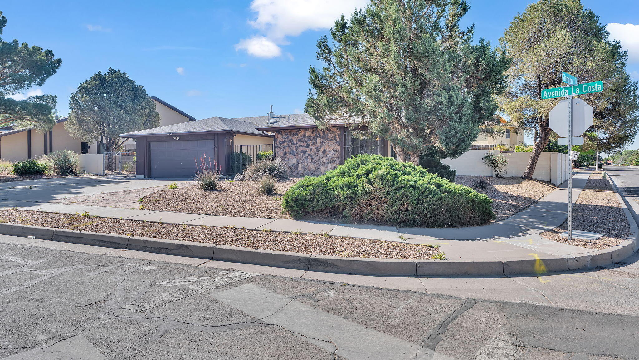 6600 AVENIDA LA COSTA NE