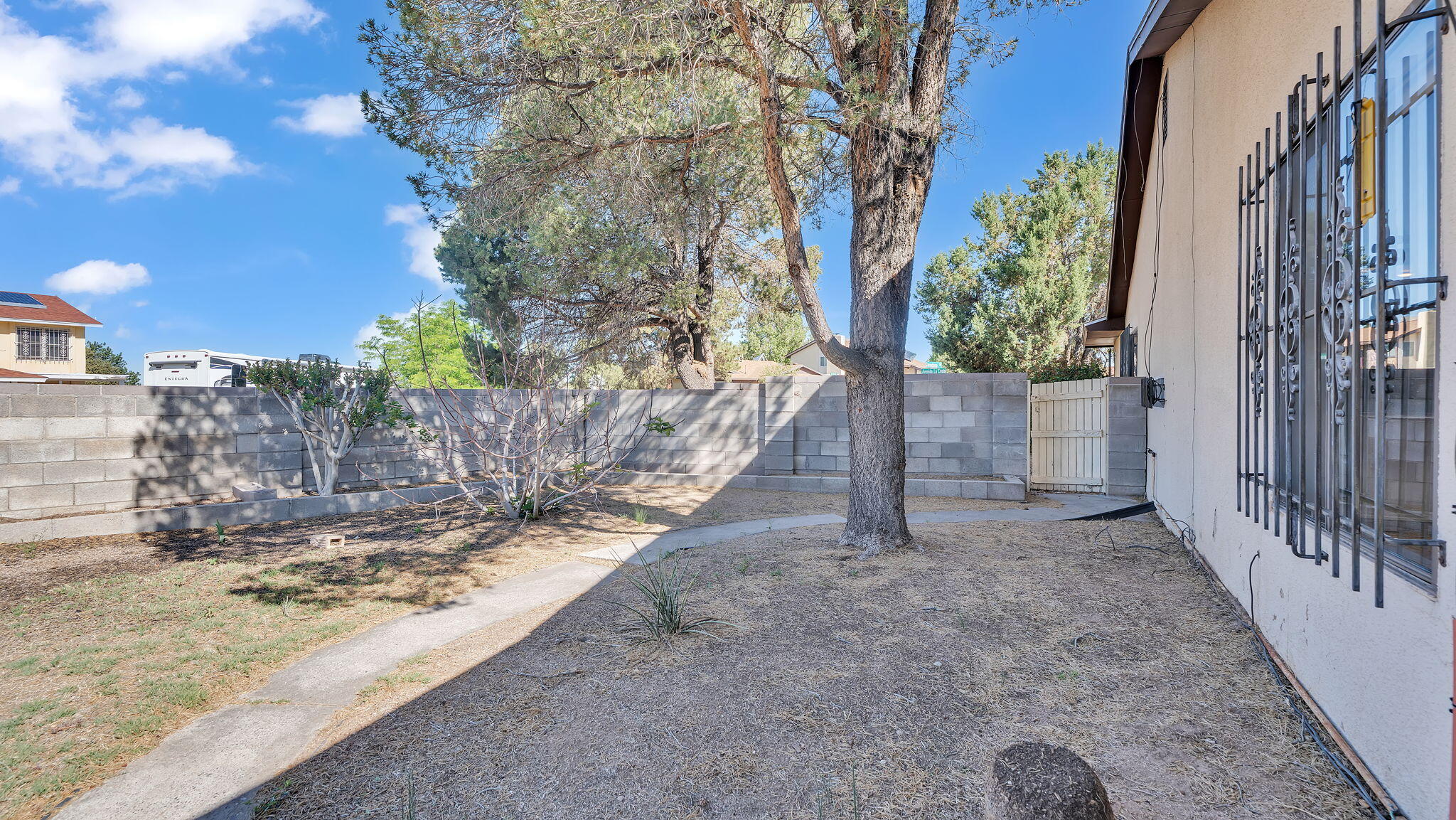 6600 AVENIDA LA COSTA NE