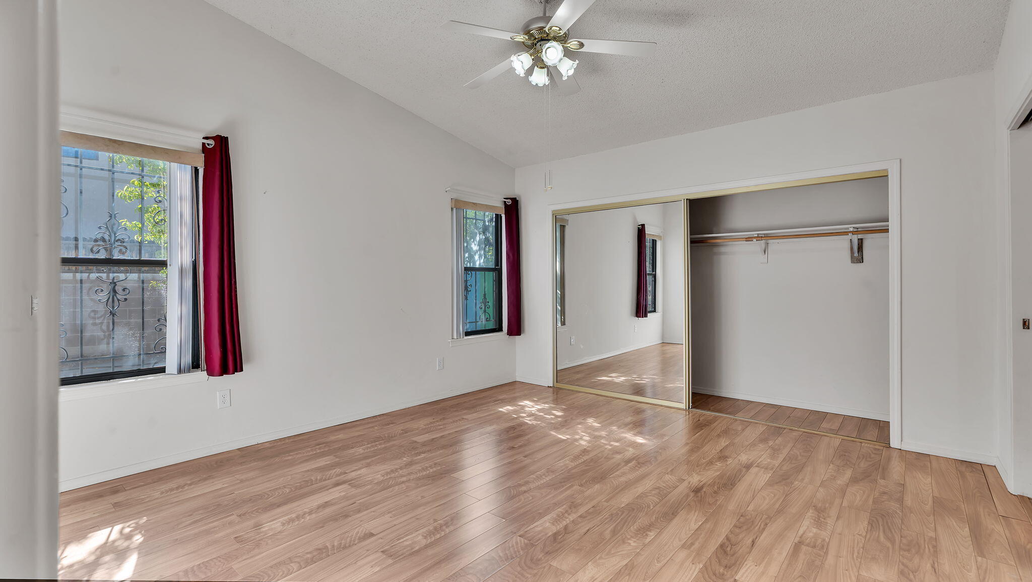 6600 AVENIDA LA COSTA NE