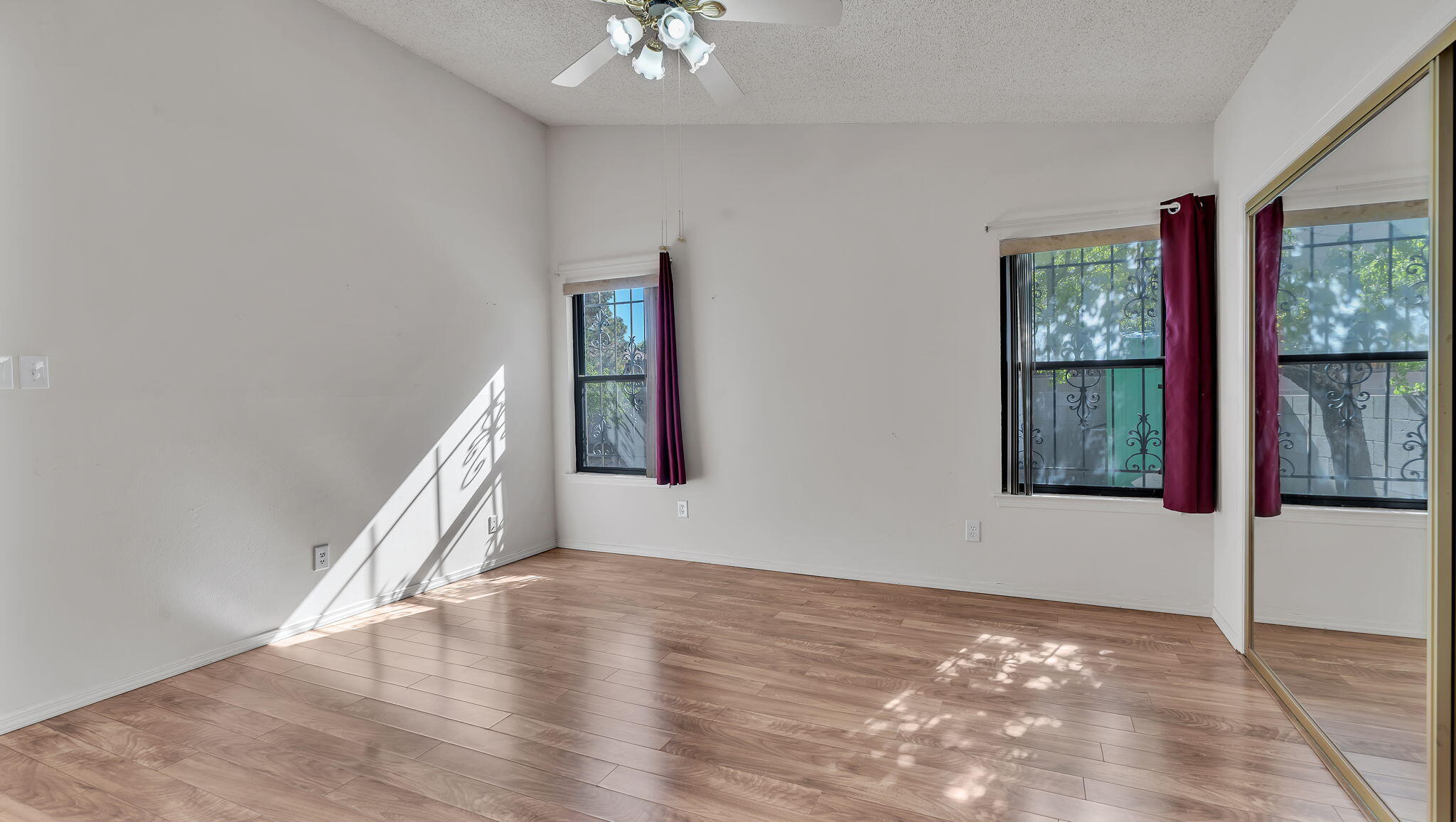 6600 AVENIDA LA COSTA NE