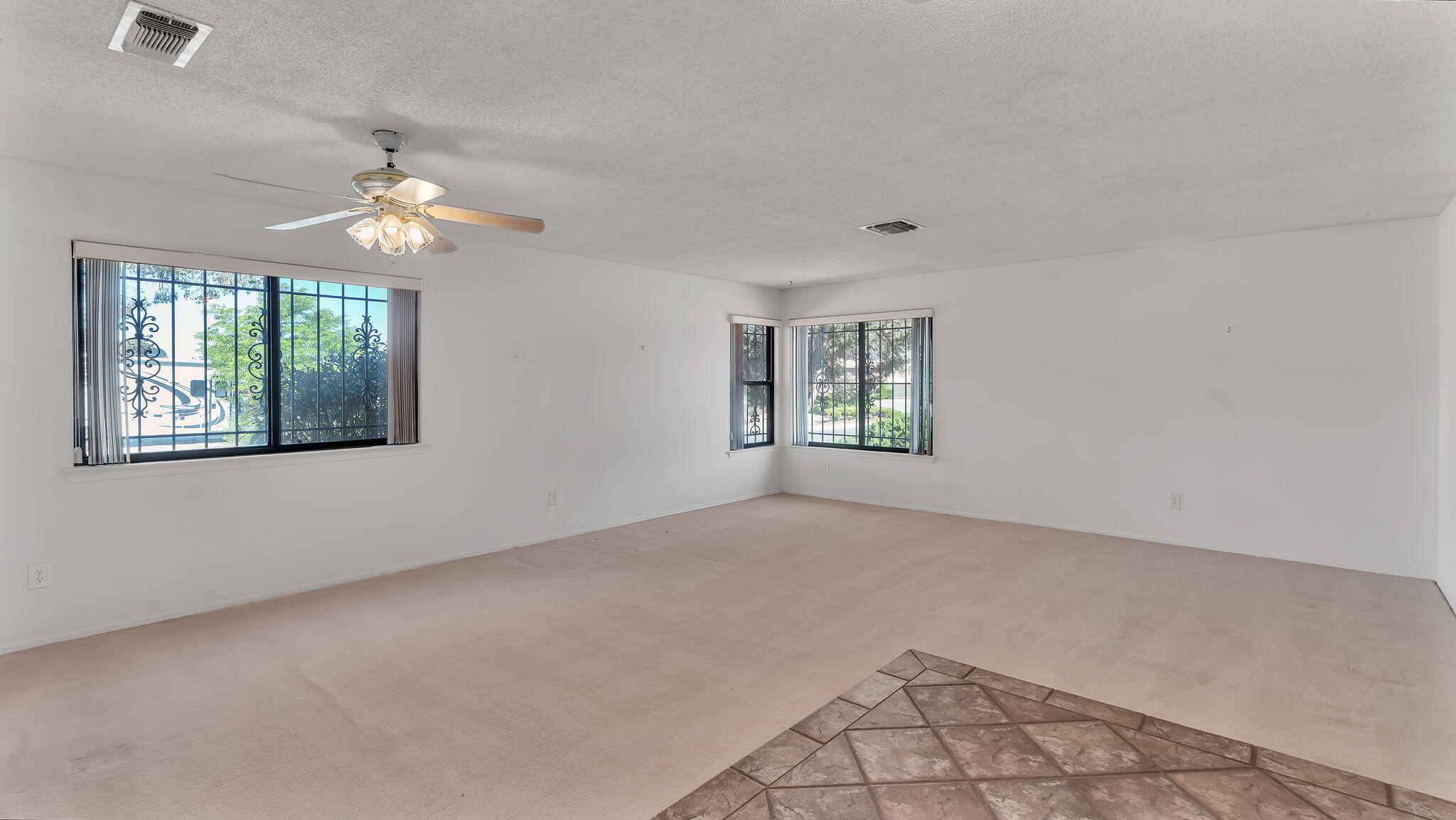 6600 AVENIDA LA COSTA NE
