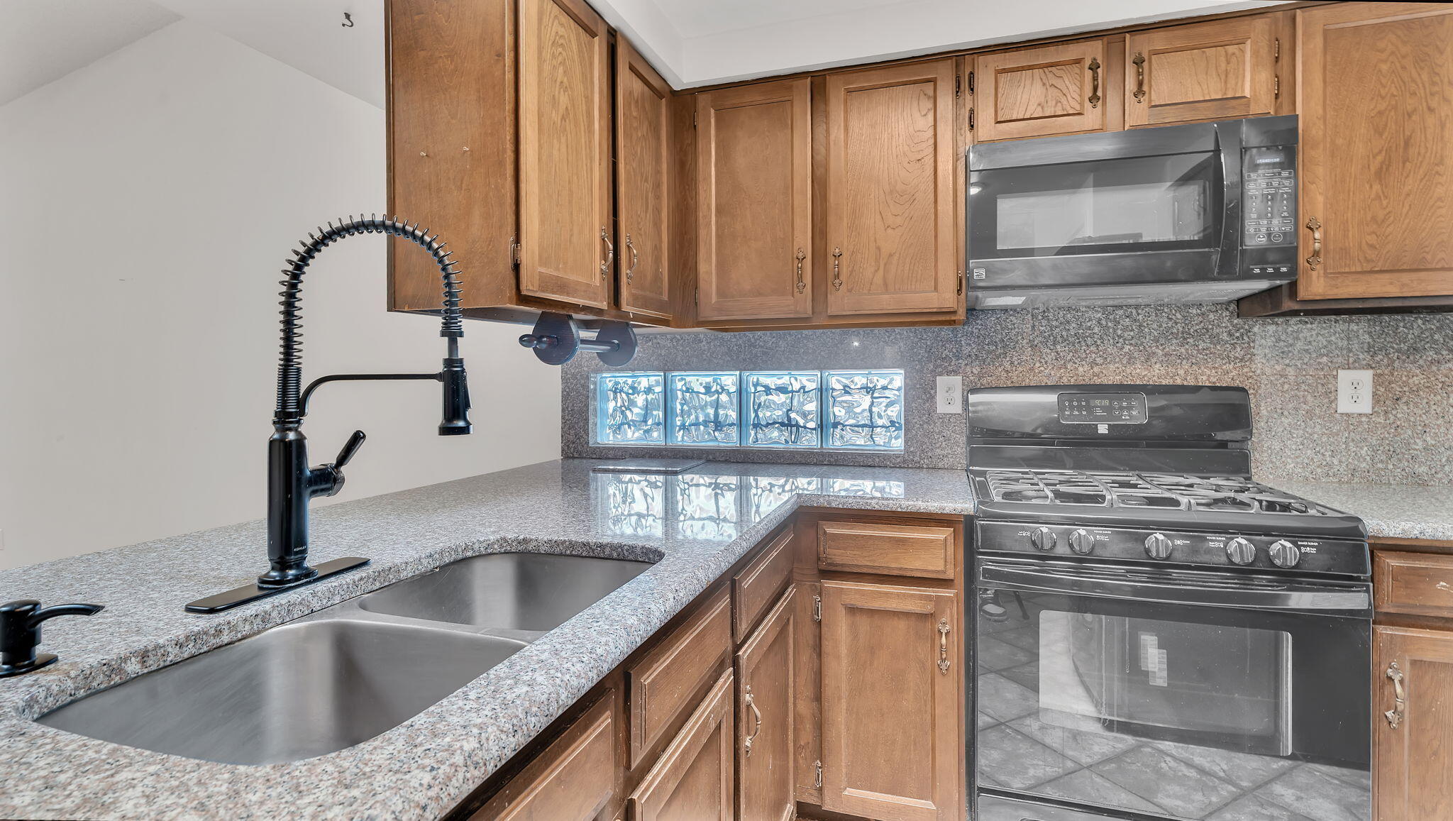 6600 AVENIDA LA COSTA NE