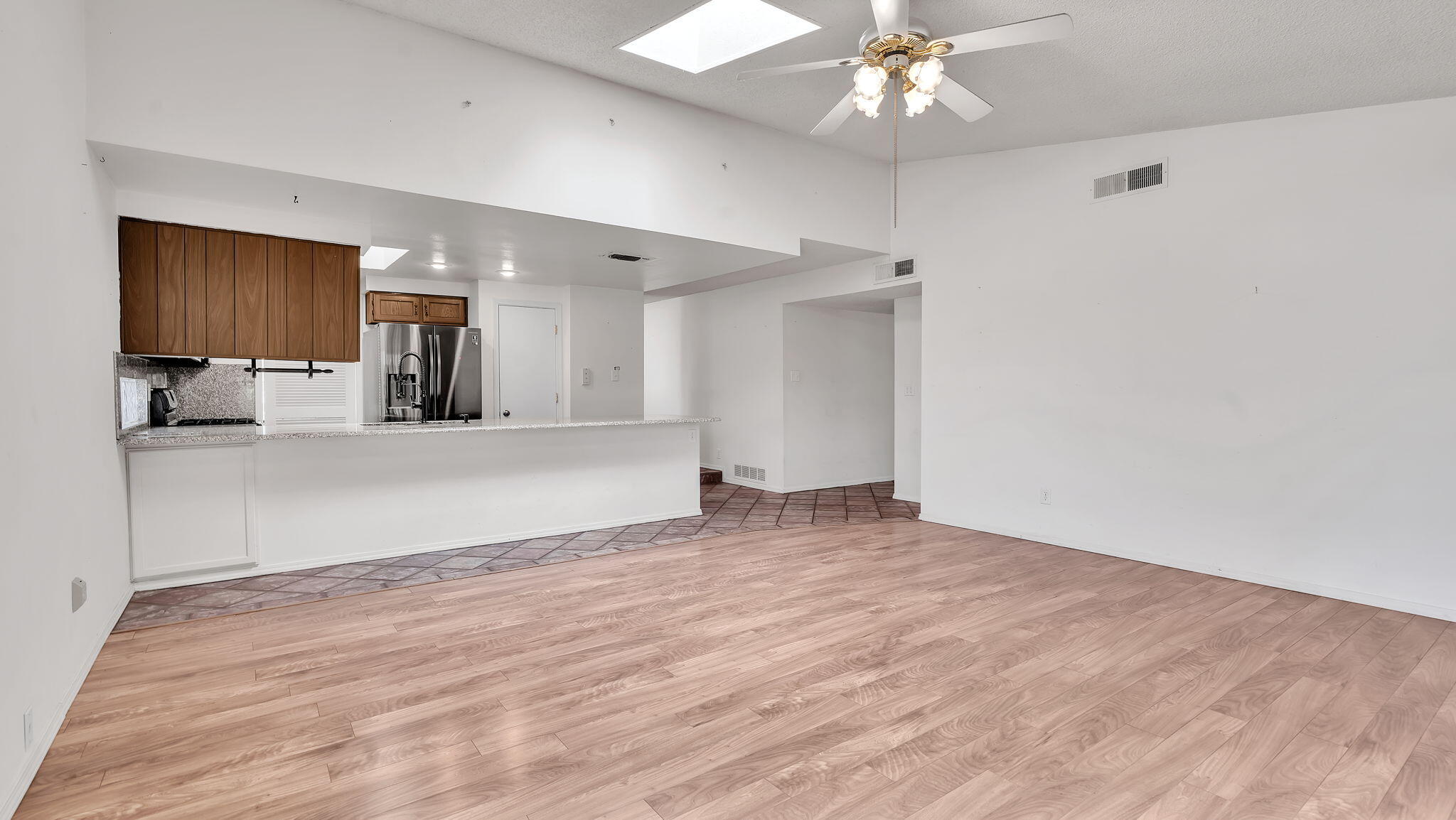 6600 AVENIDA LA COSTA NE