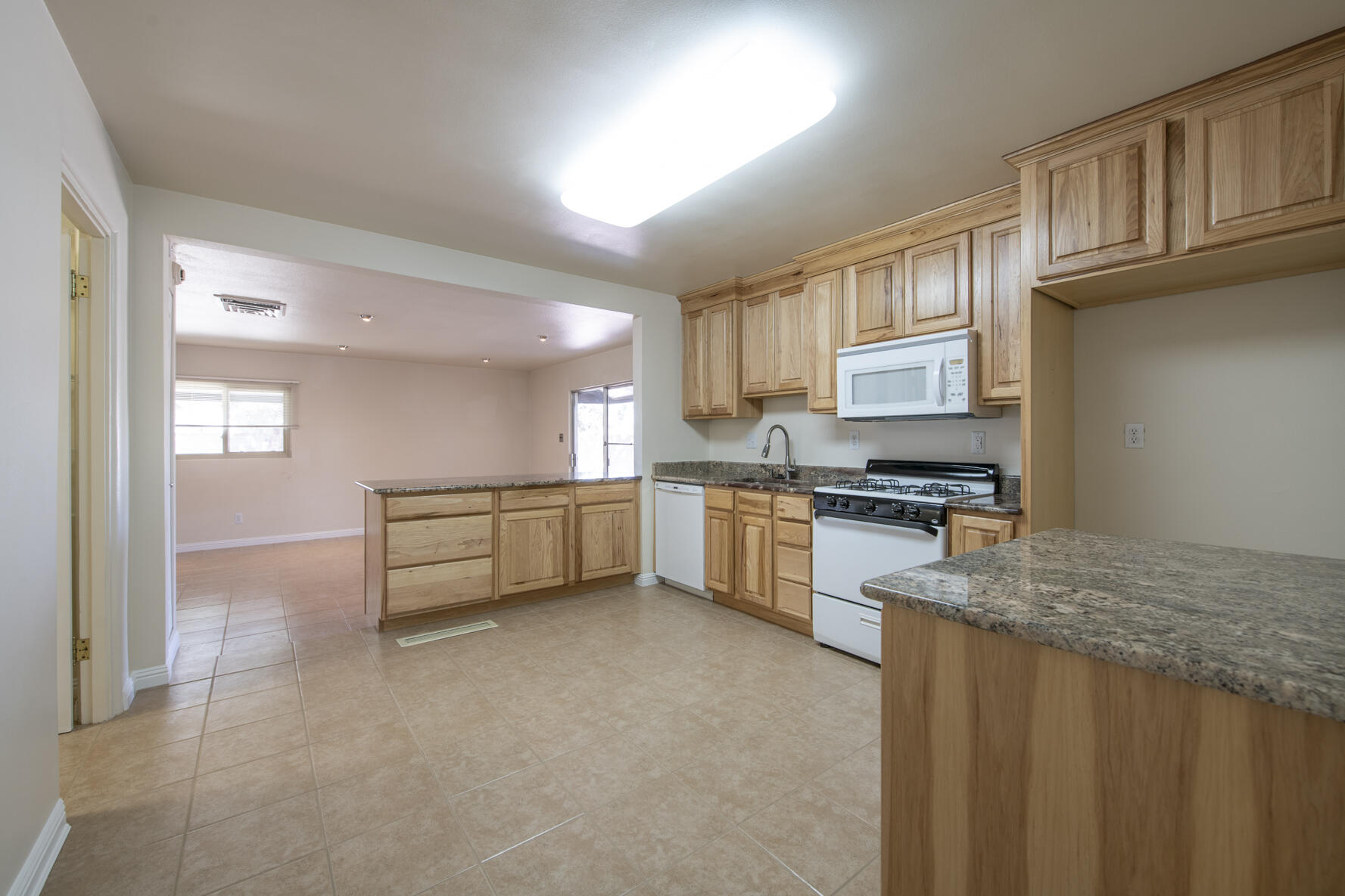 3027 GENERAL CHENNAULT Street NE