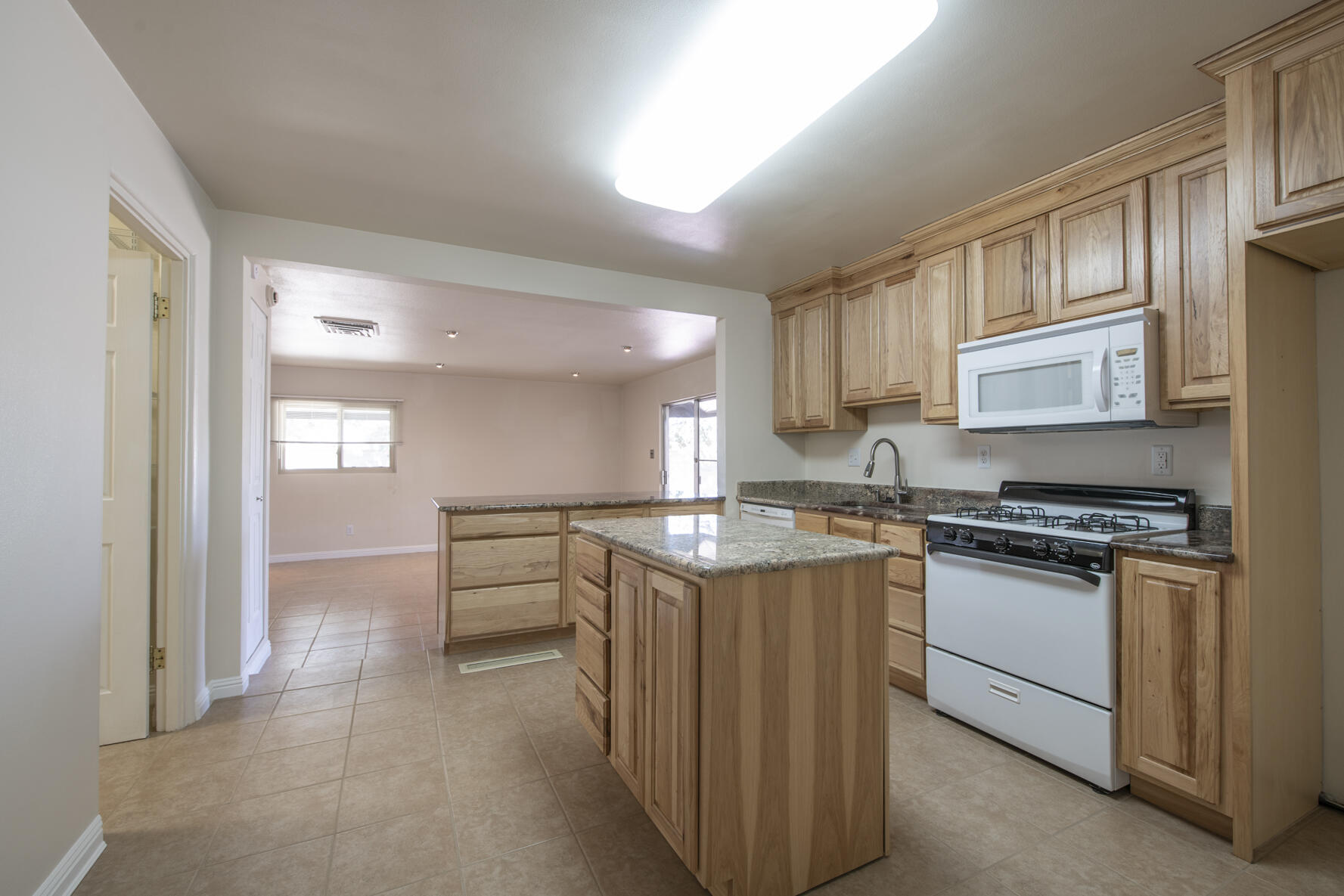 3027 GENERAL CHENNAULT Street NE