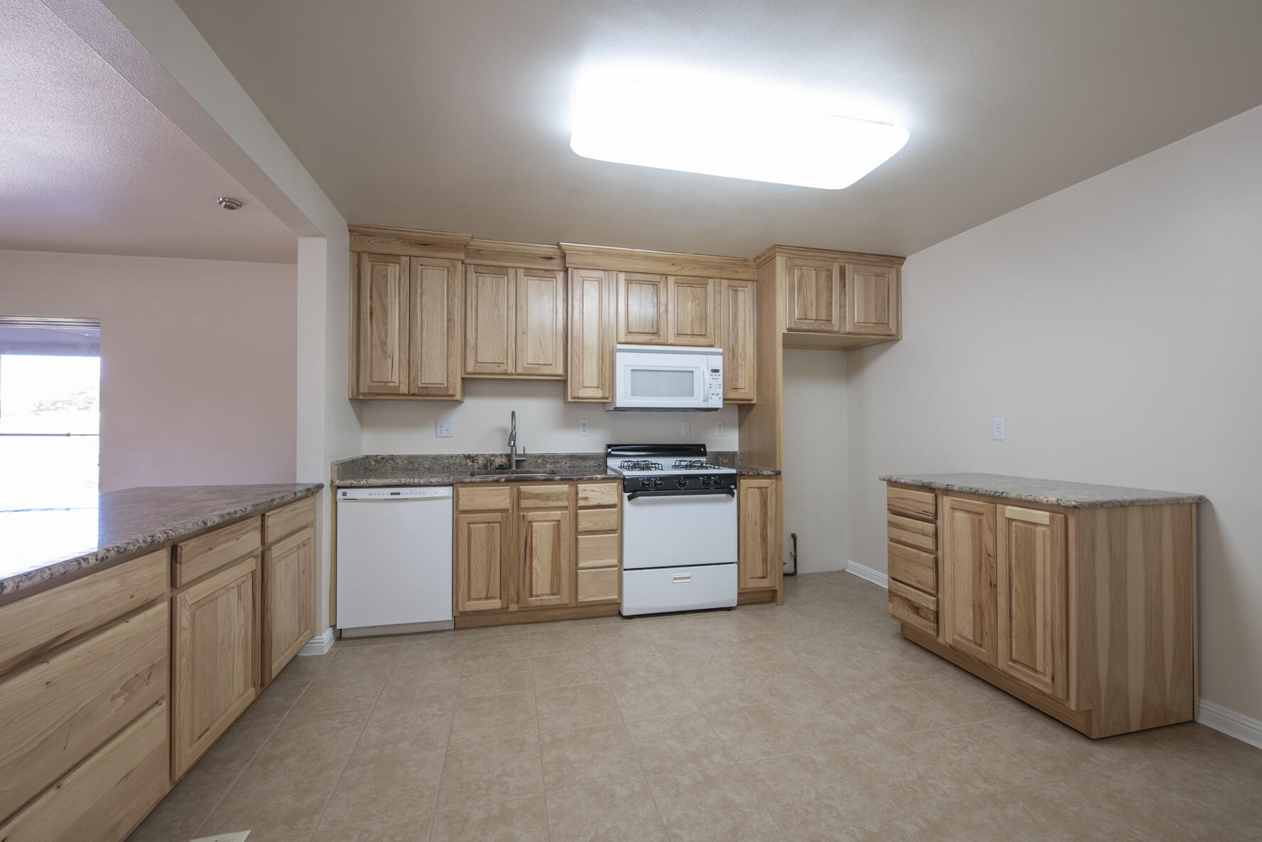 3027 GENERAL CHENNAULT Street NE