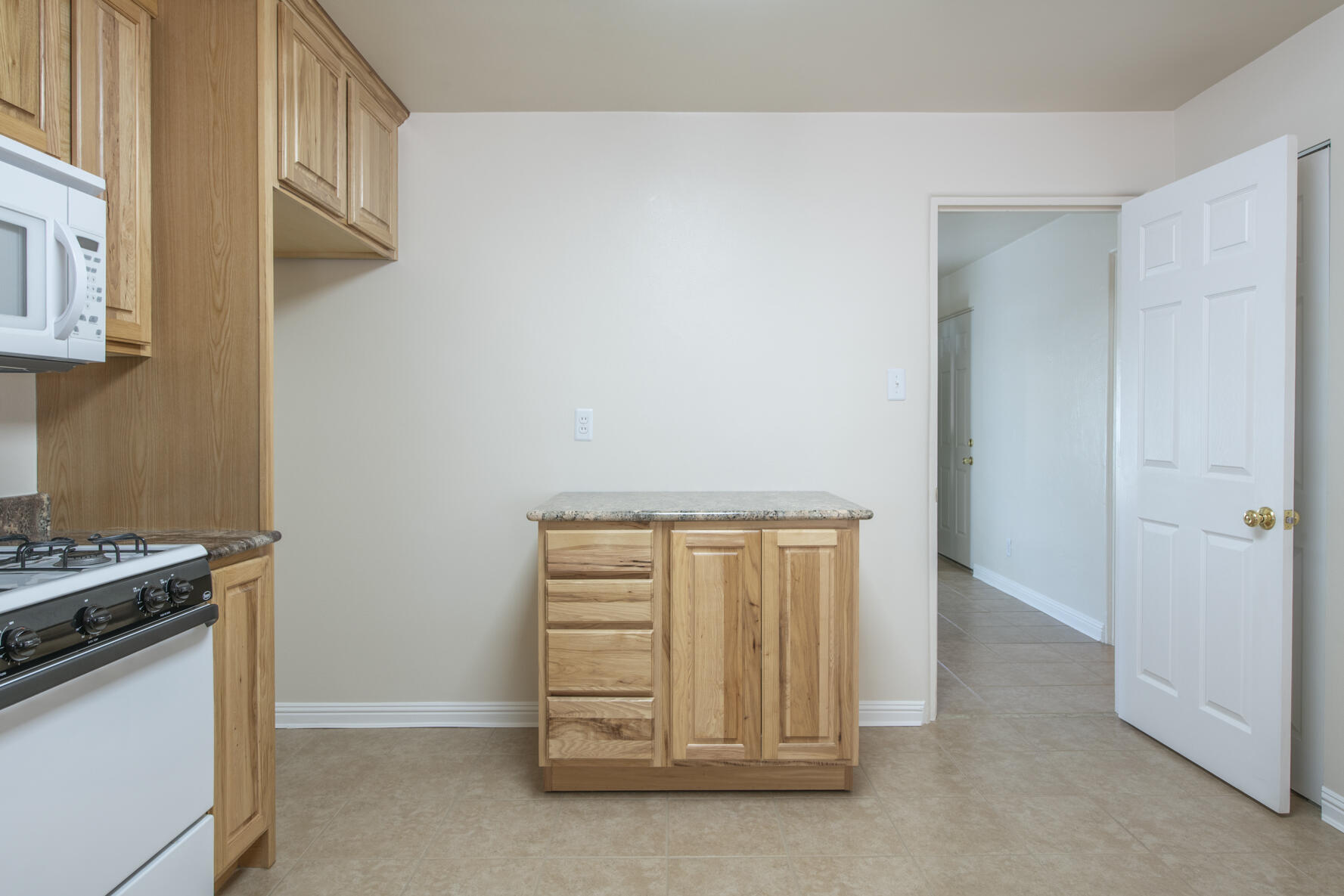 3027 GENERAL CHENNAULT Street NE