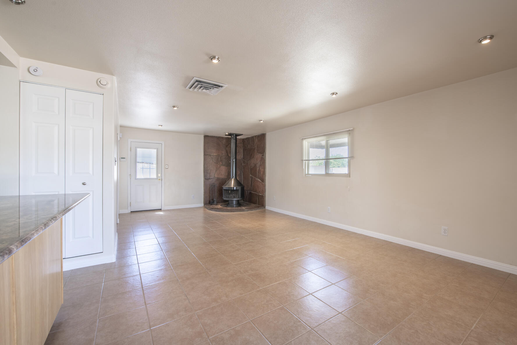 3027 GENERAL CHENNAULT Street NE