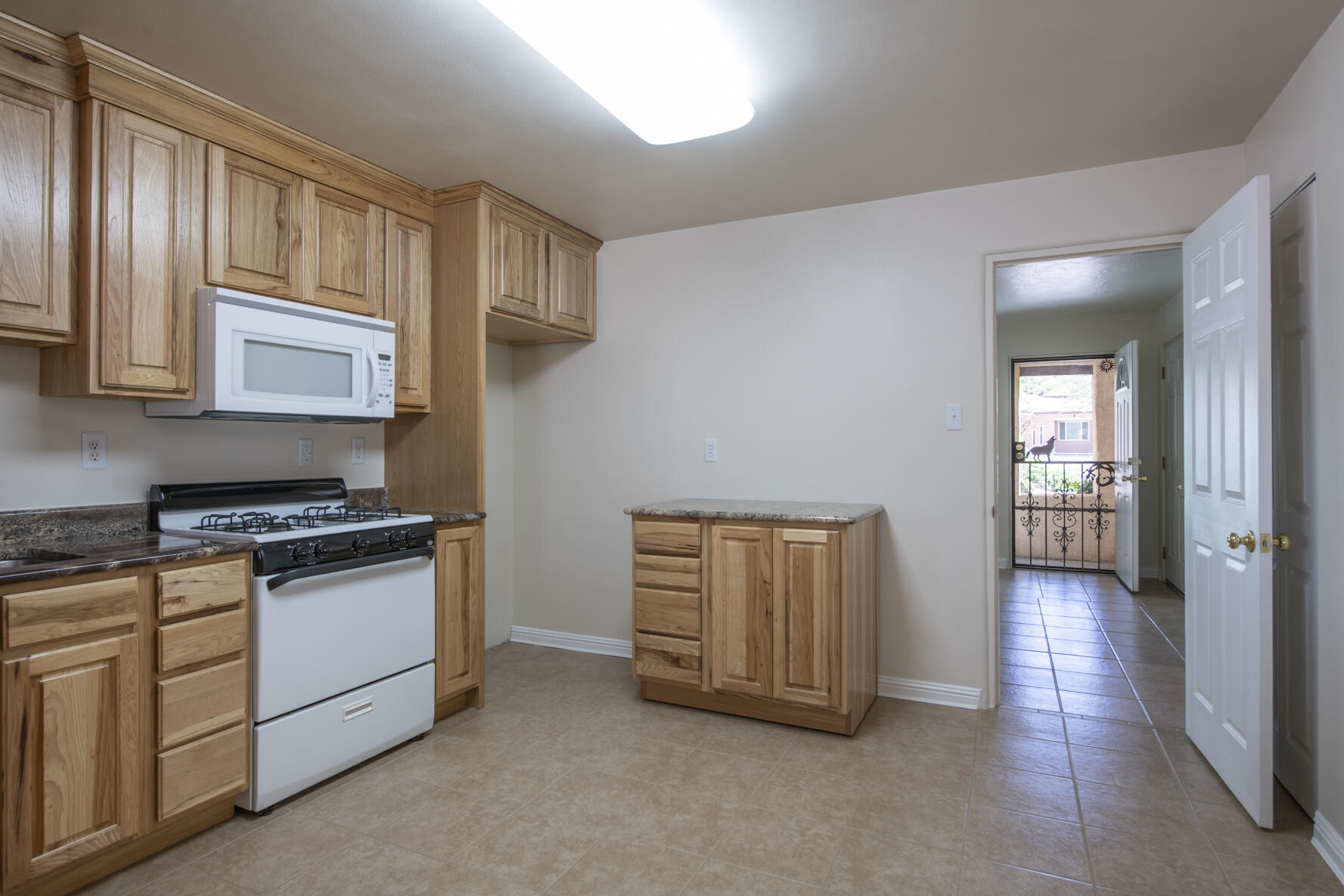 3027 GENERAL CHENNAULT Street NE