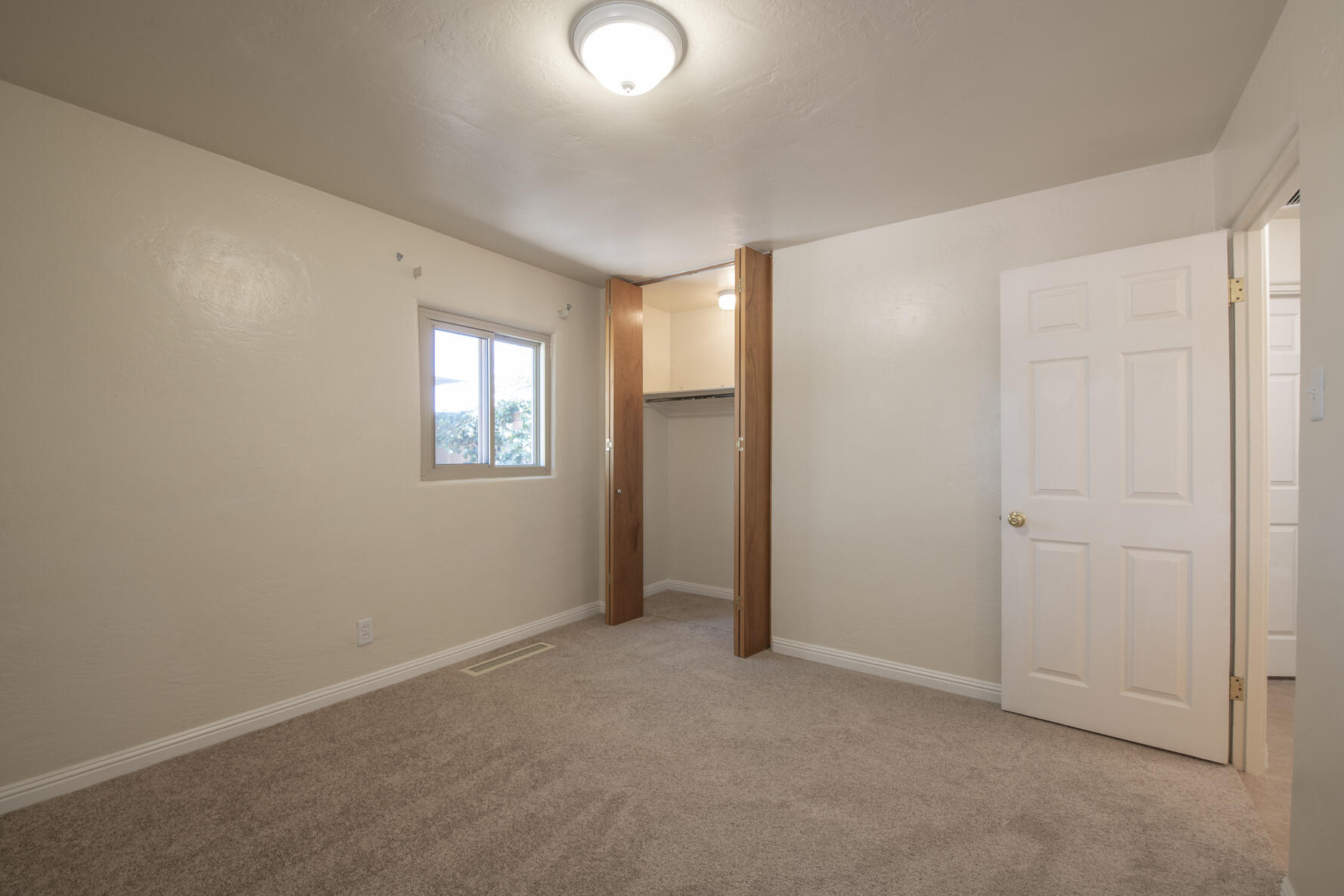 3027 GENERAL CHENNAULT Street NE