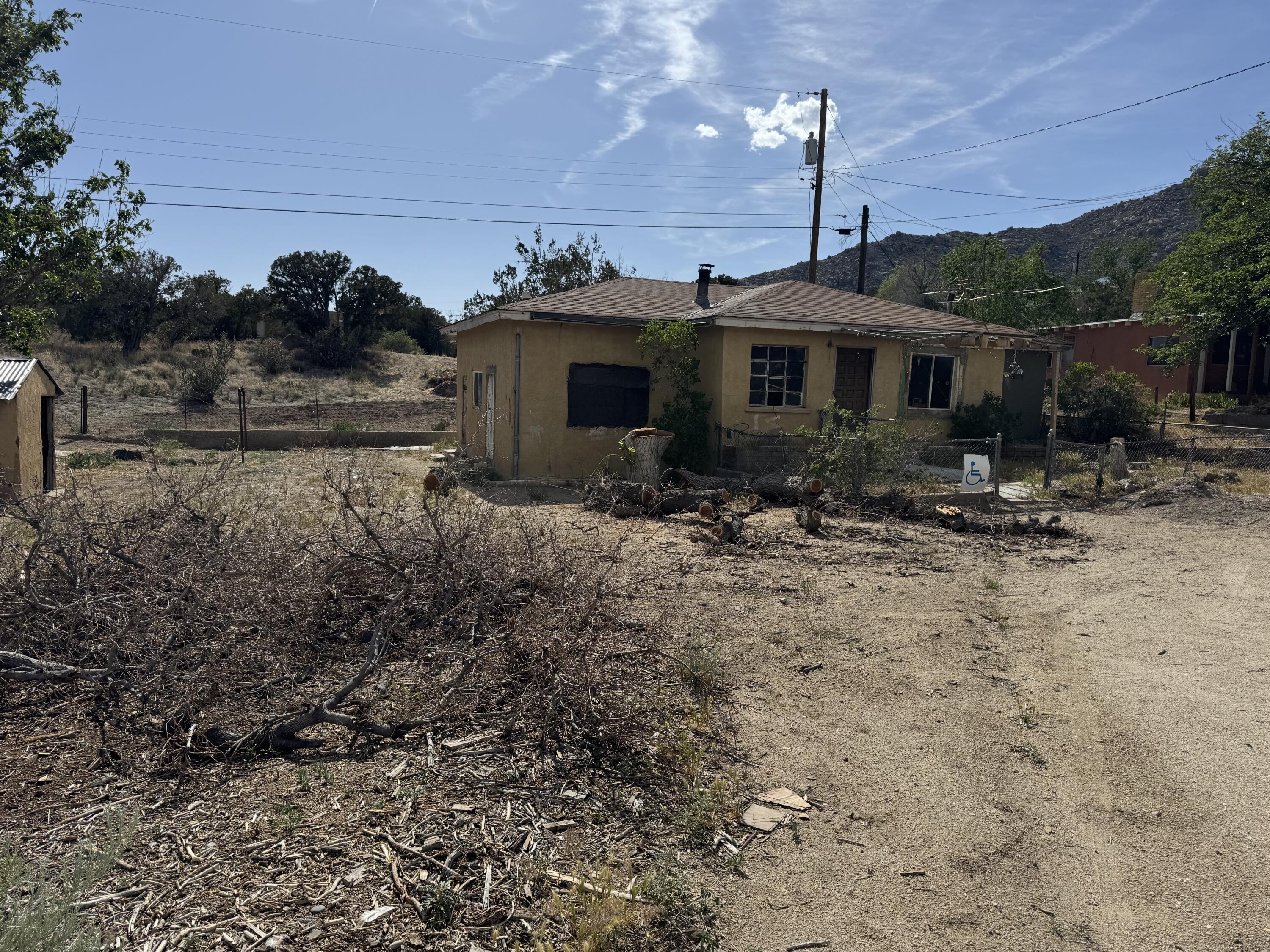 11 ALEJANDRO Road NE