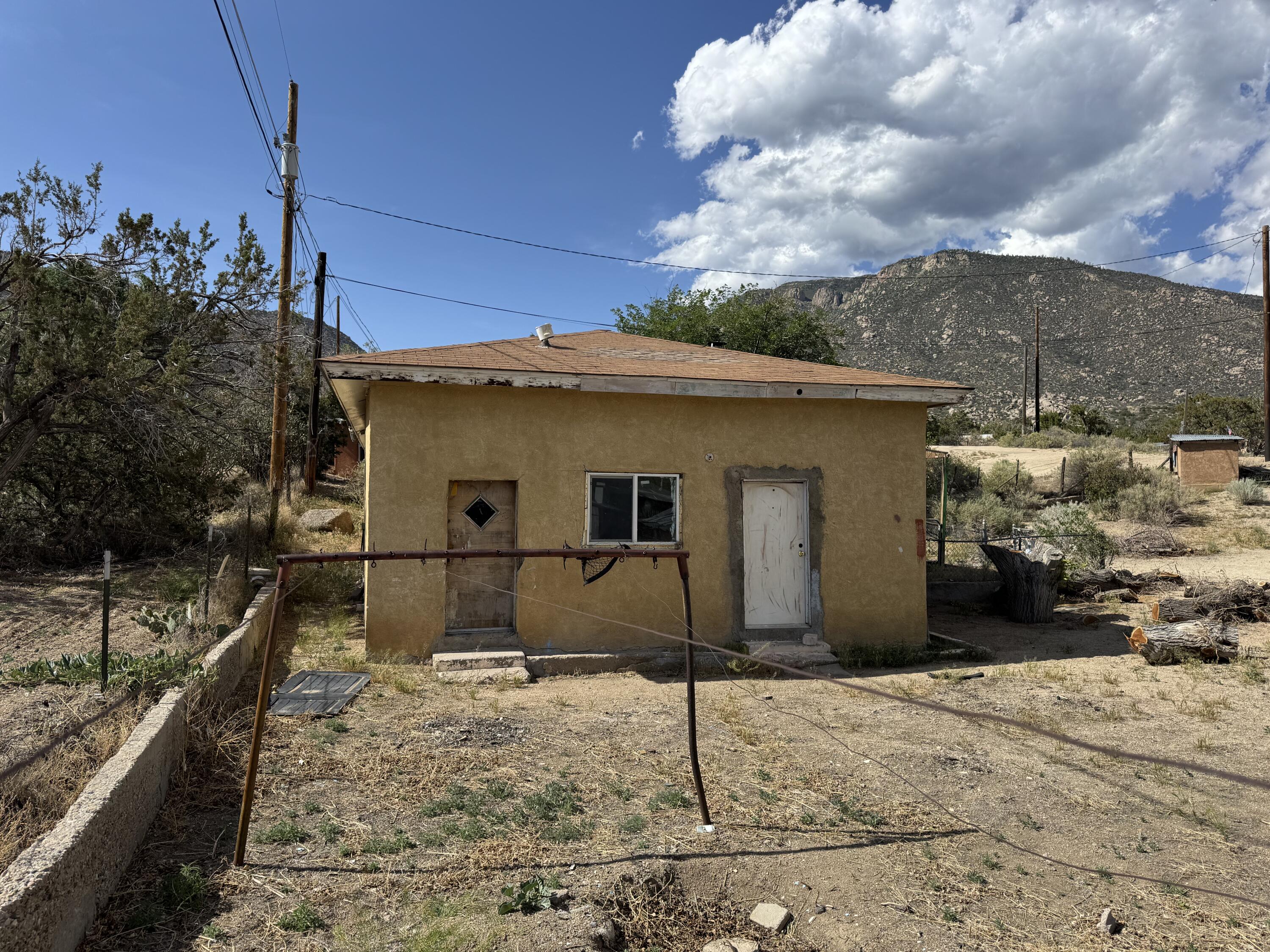 11 ALEJANDRO Road NE