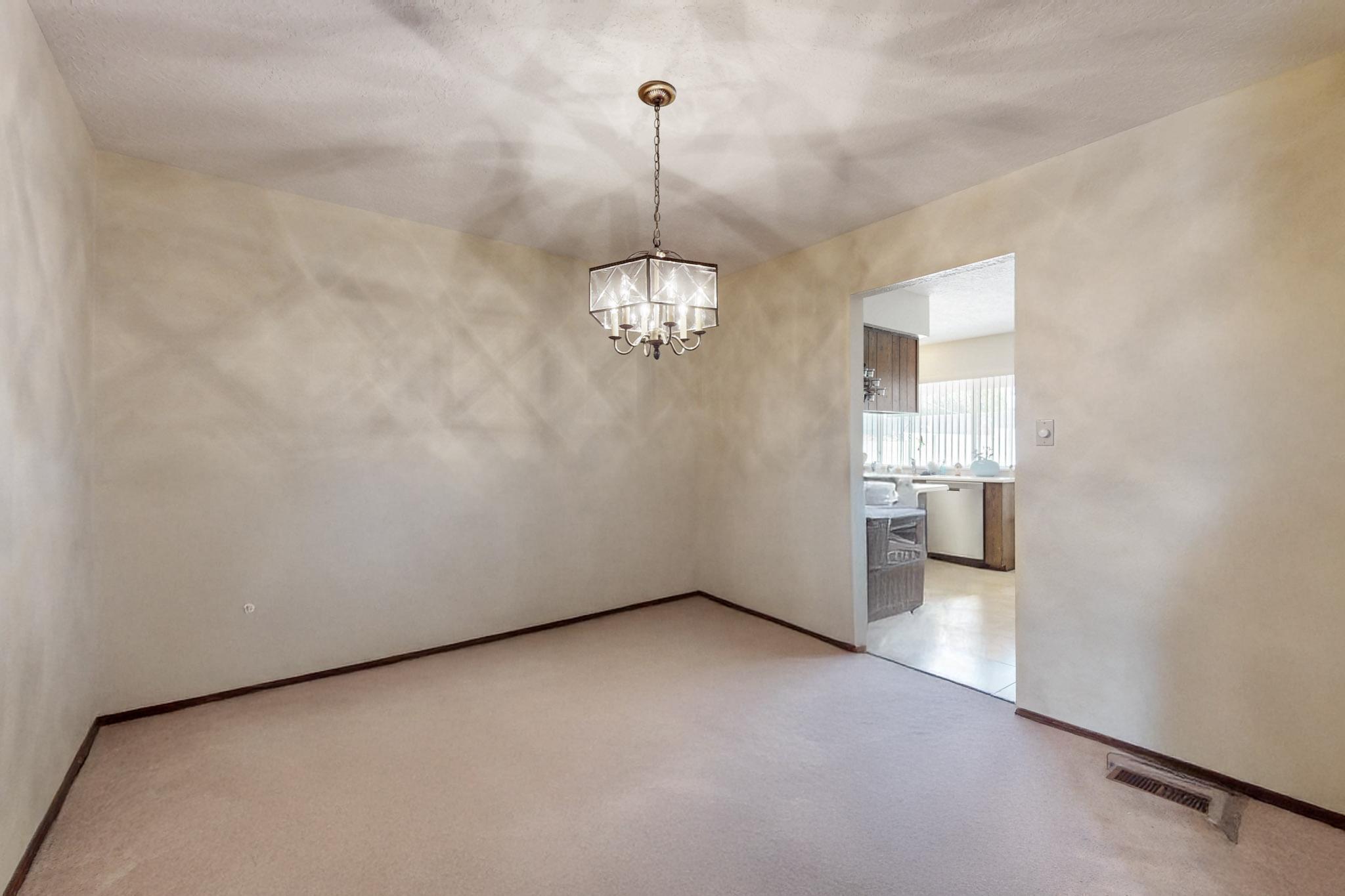 9612 AVENIDA DE LA LUNA NE