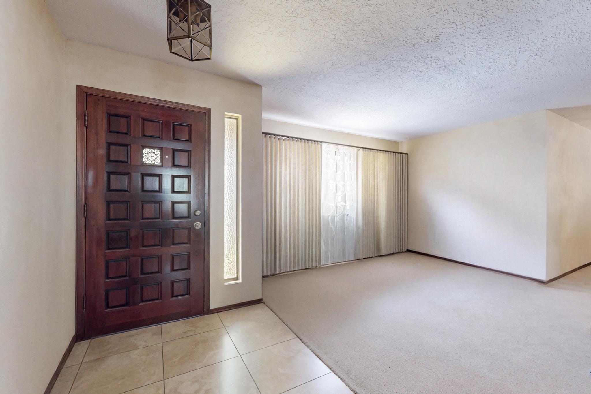 9612 AVENIDA DE LA LUNA NE