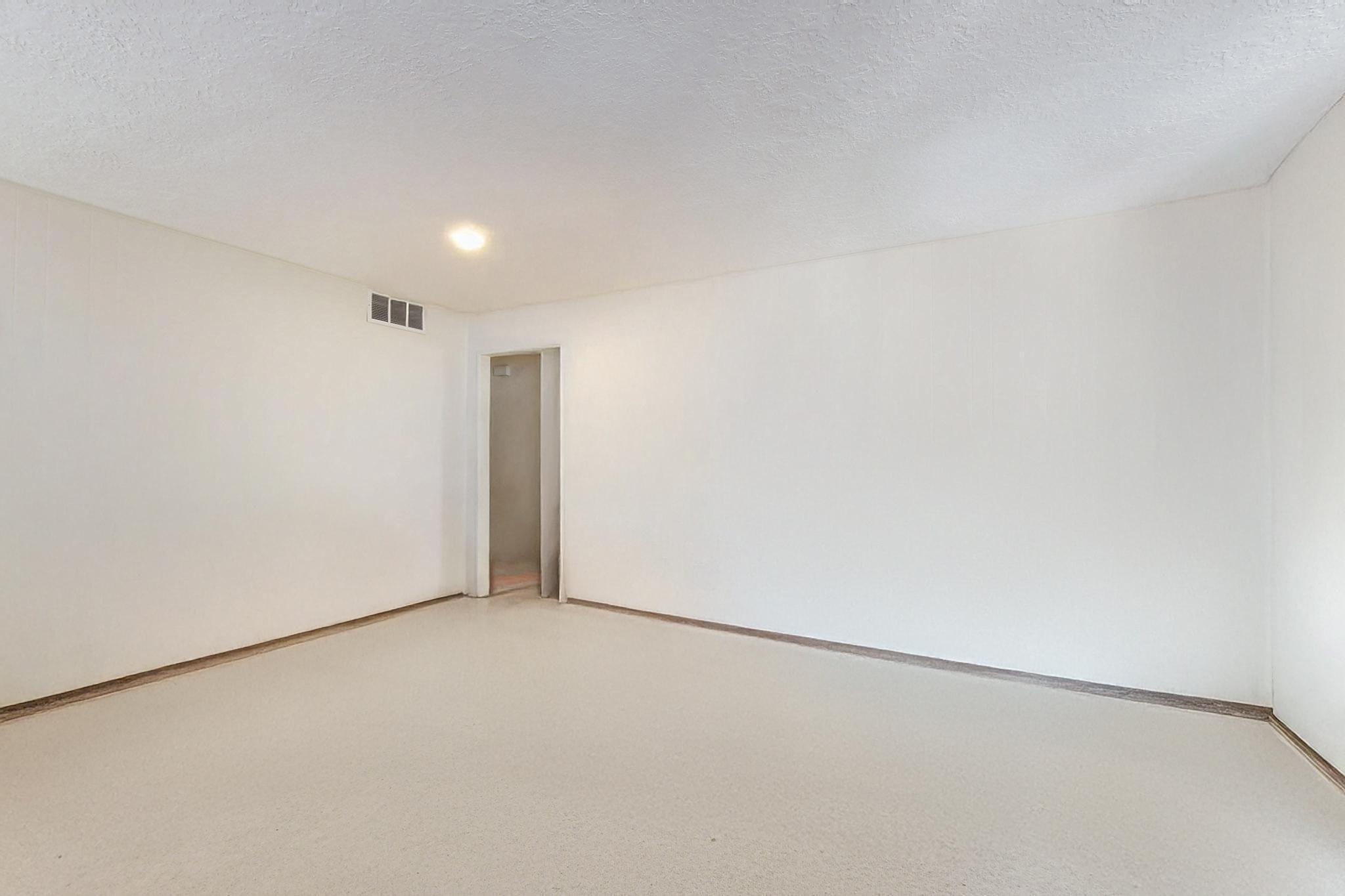 9612 AVENIDA DE LA LUNA NE