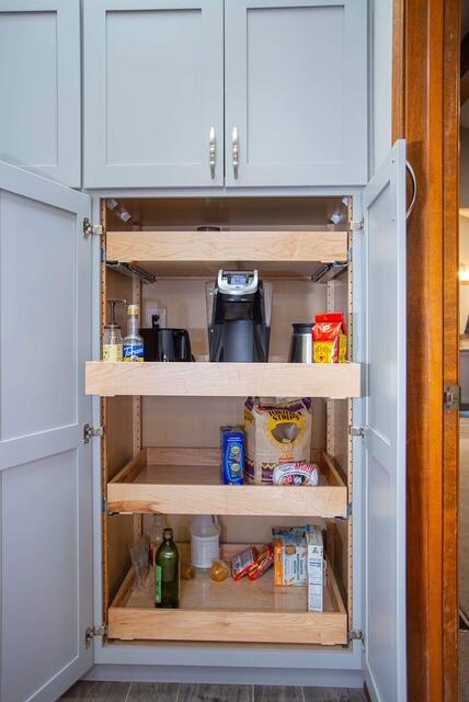 9316 ADMIRAL LOWELL Avenue NE