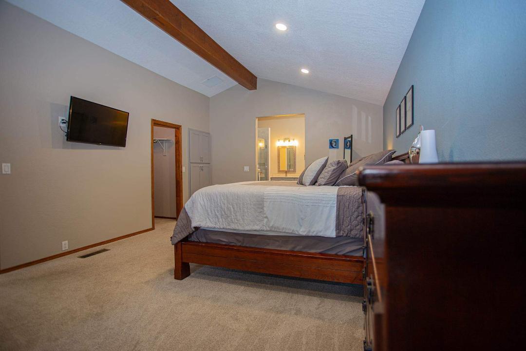 9316 ADMIRAL LOWELL Avenue NE