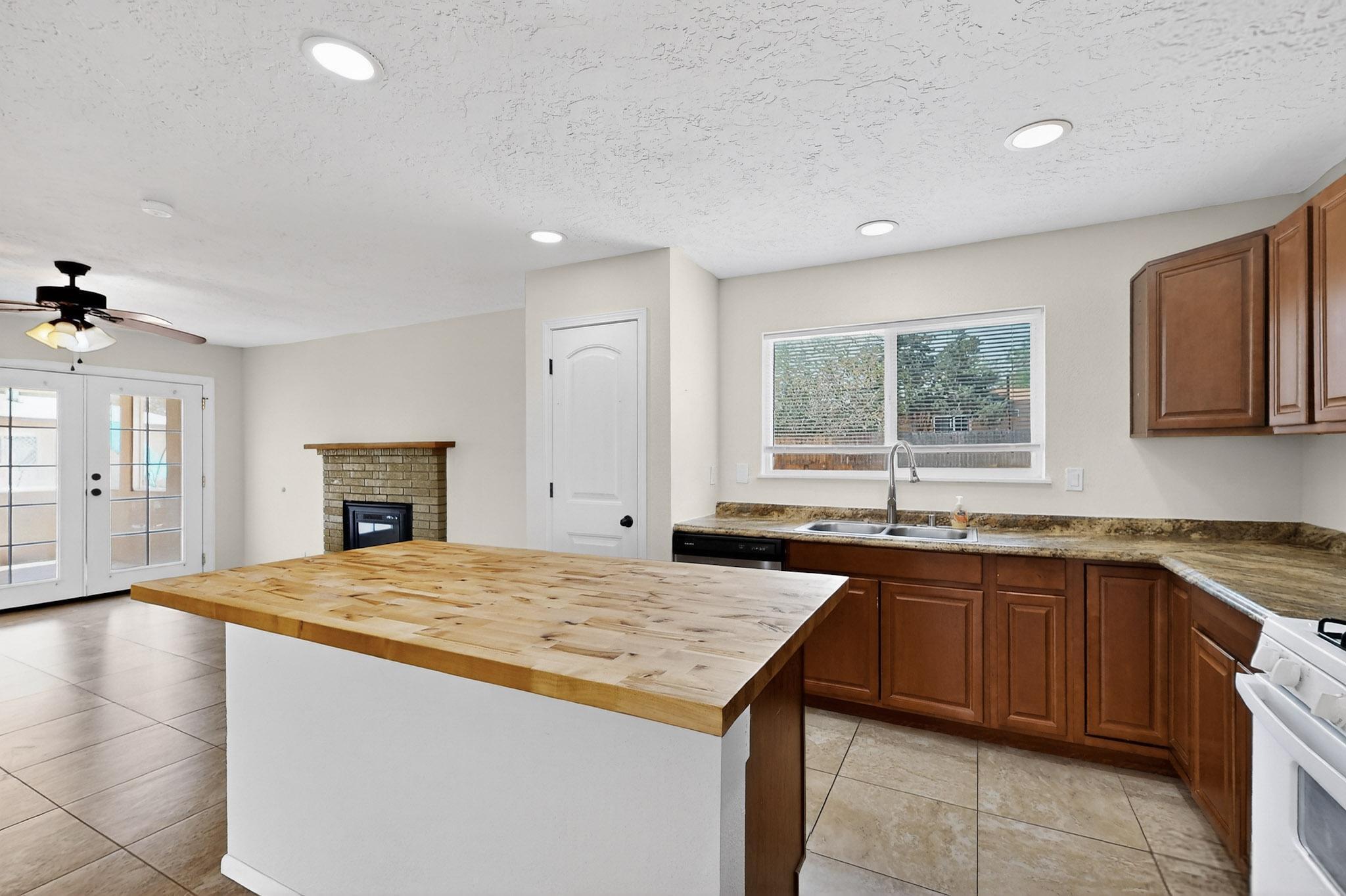 5644 DRAKE Avenue NW