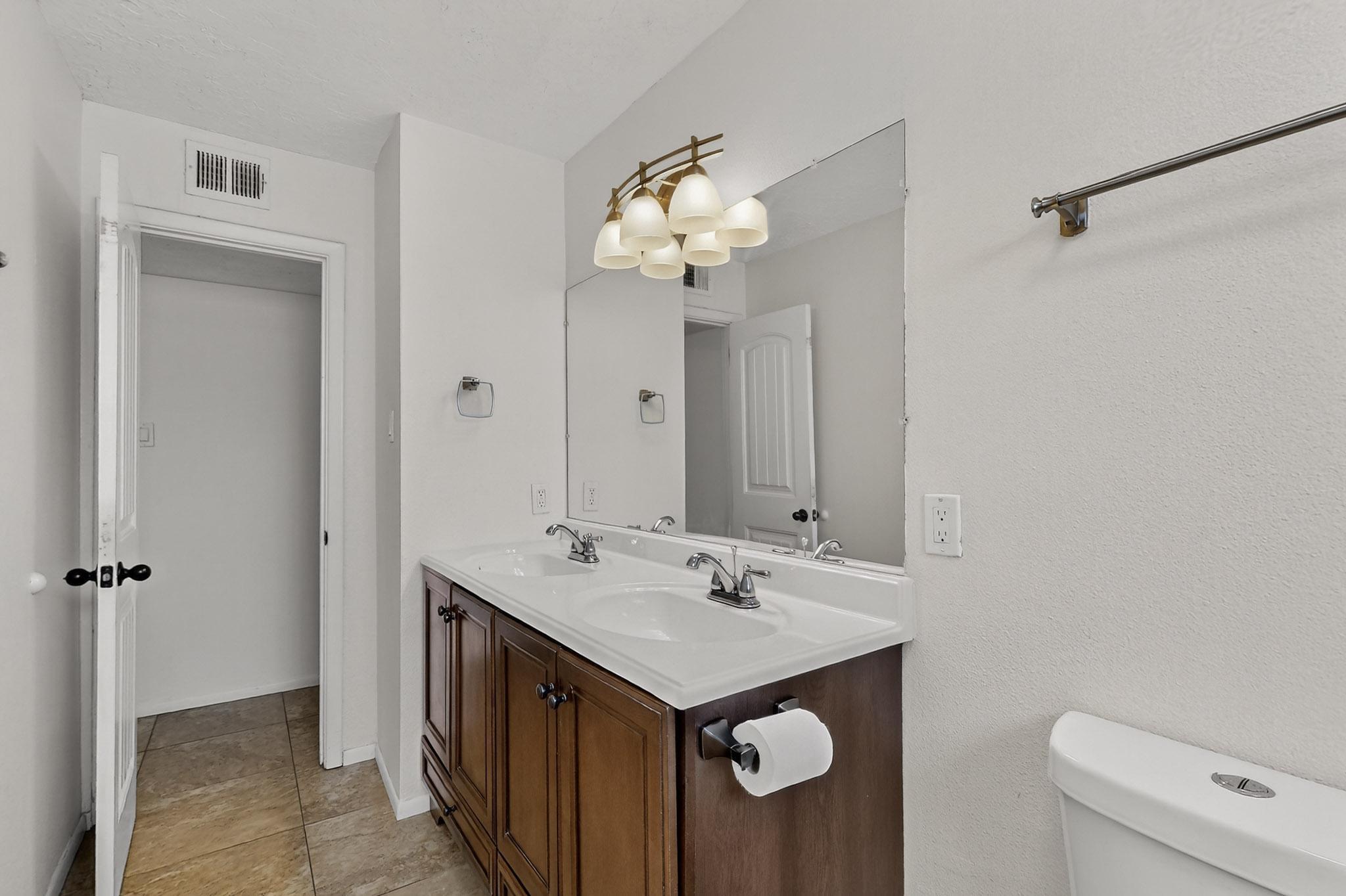 5644 DRAKE Avenue NW