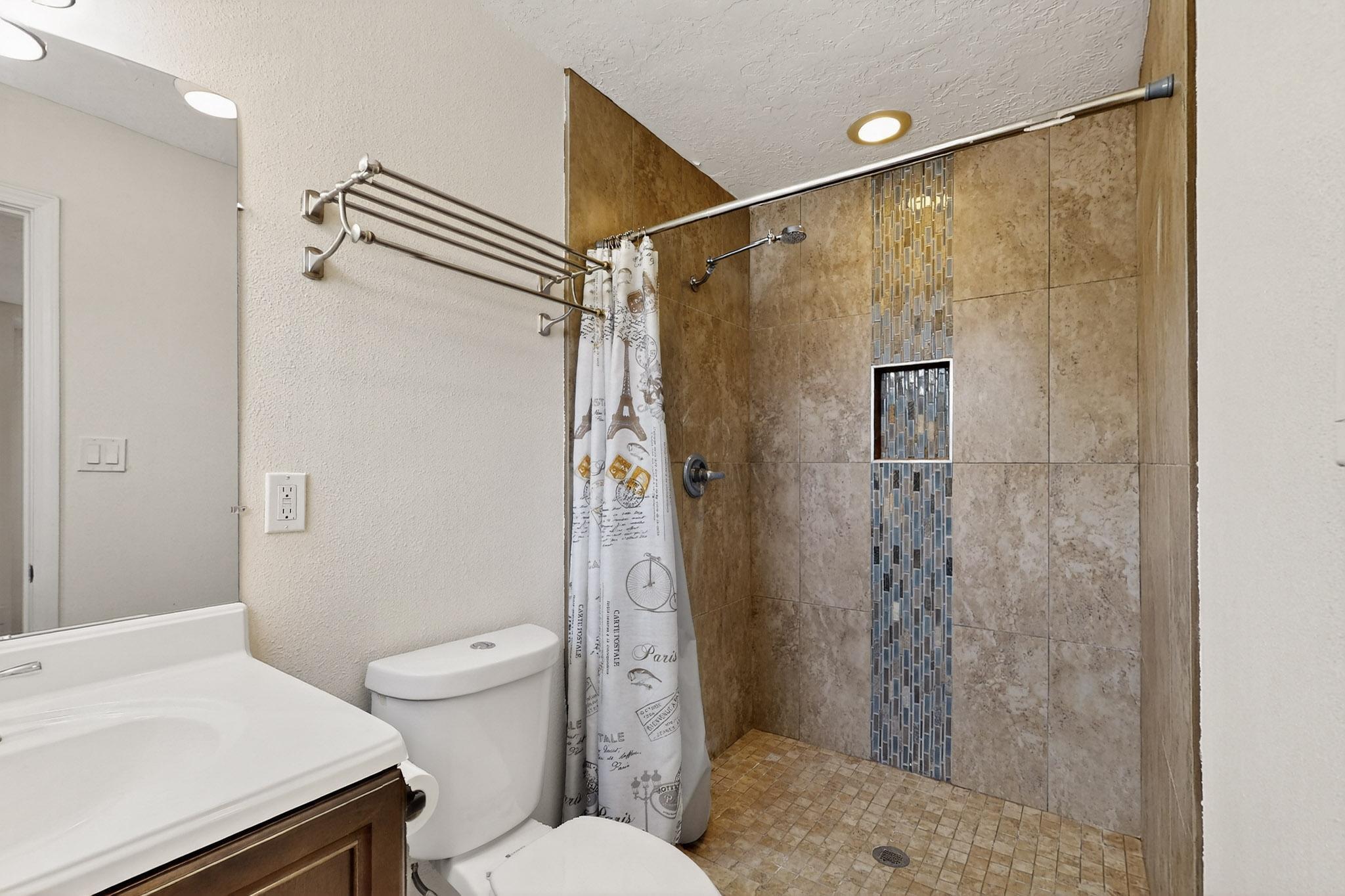 5644 DRAKE Avenue NW