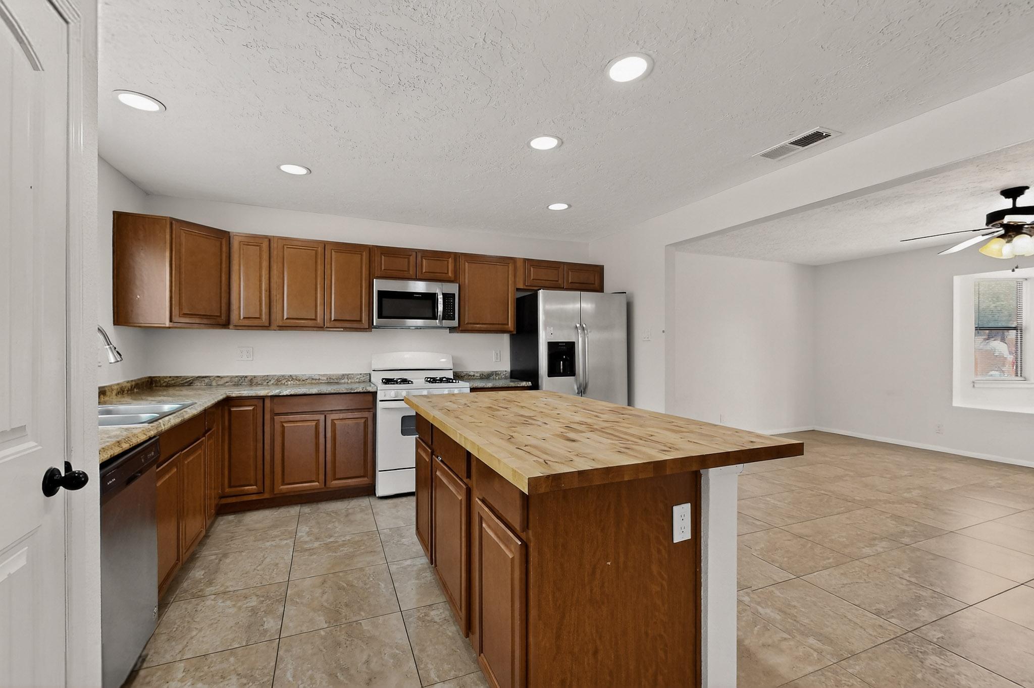 5644 DRAKE Avenue NW