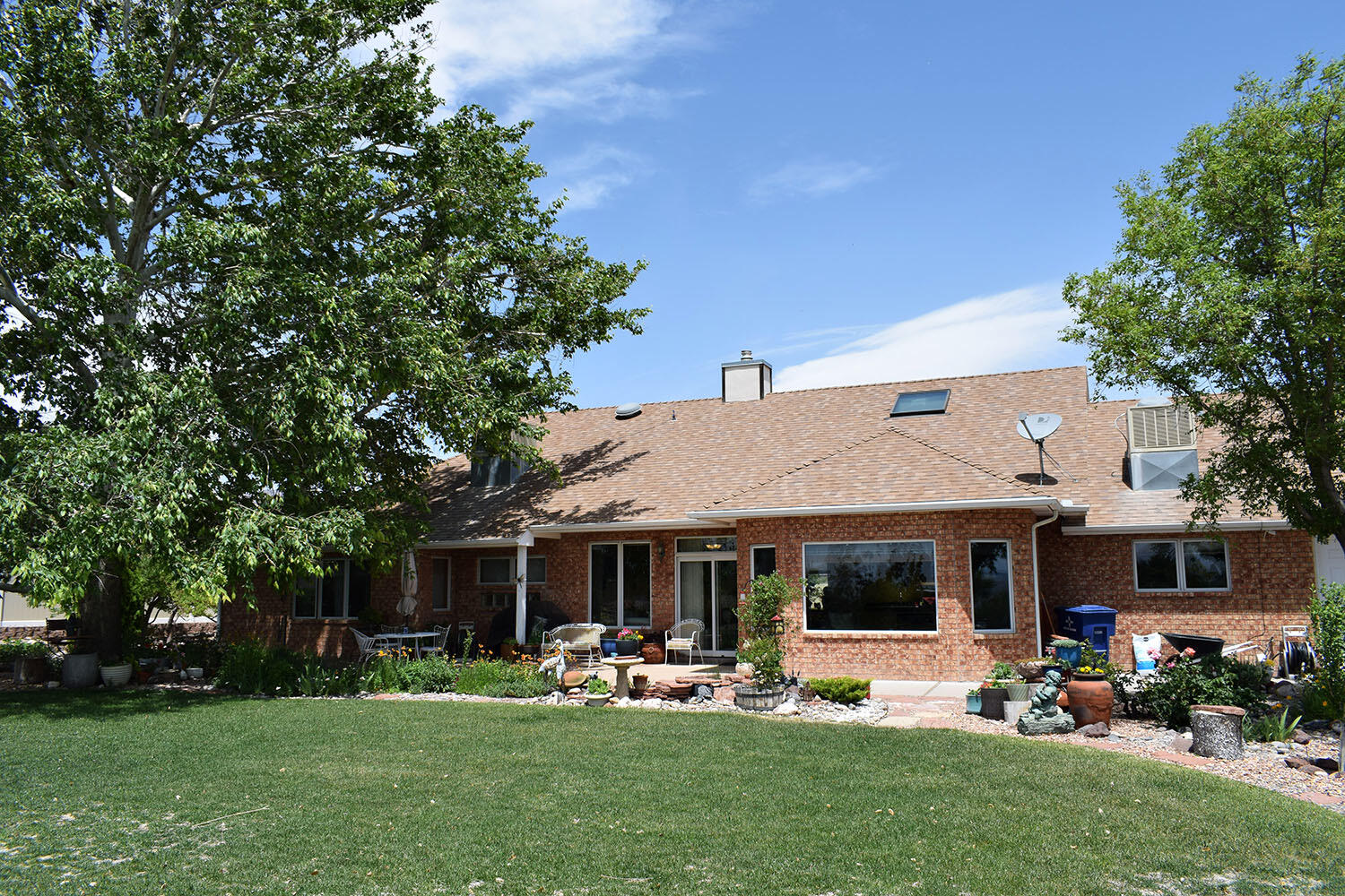 800 JIM Street