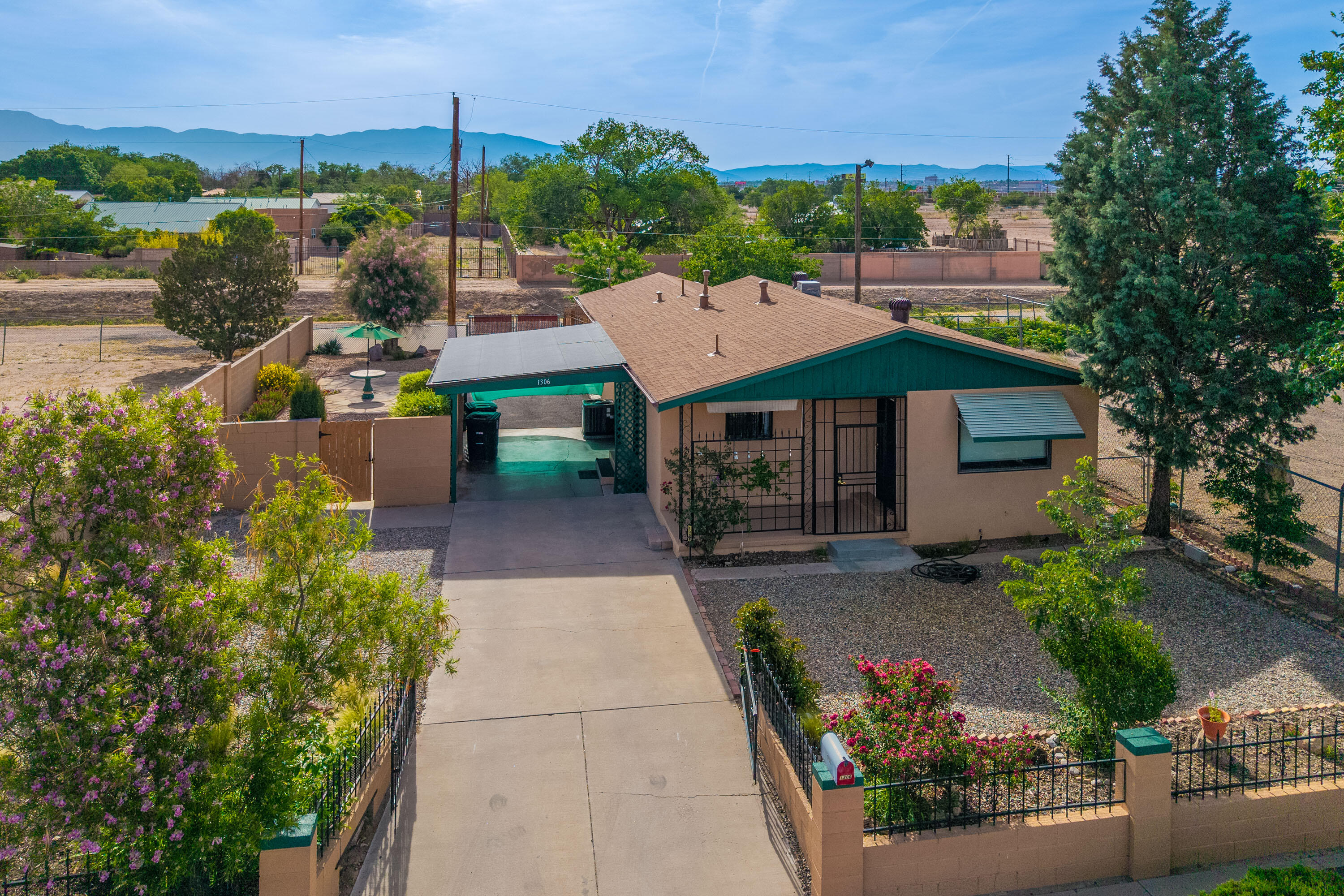 1306 SAN VENITO Road NW