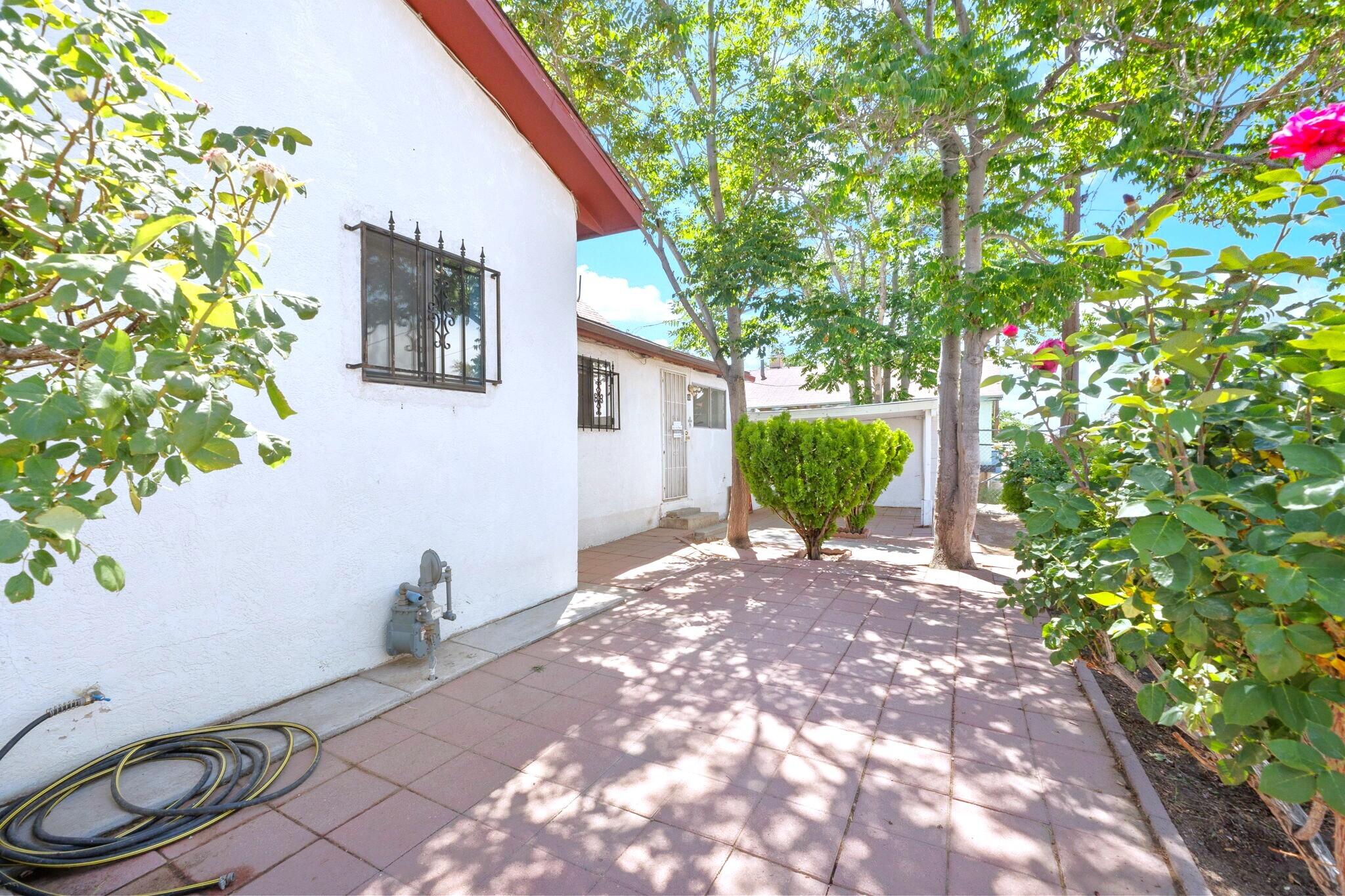 108 PHOENIX Avenue NW