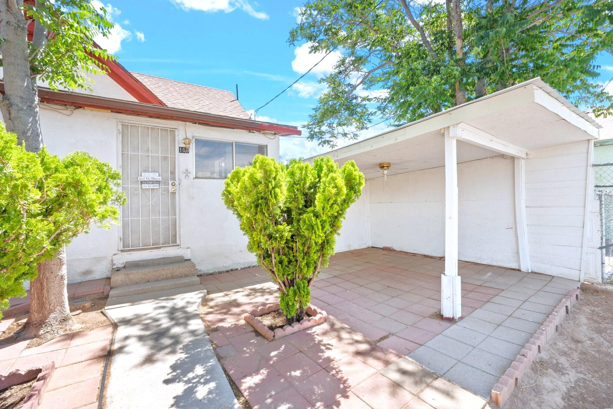 108 PHOENIX Avenue NW