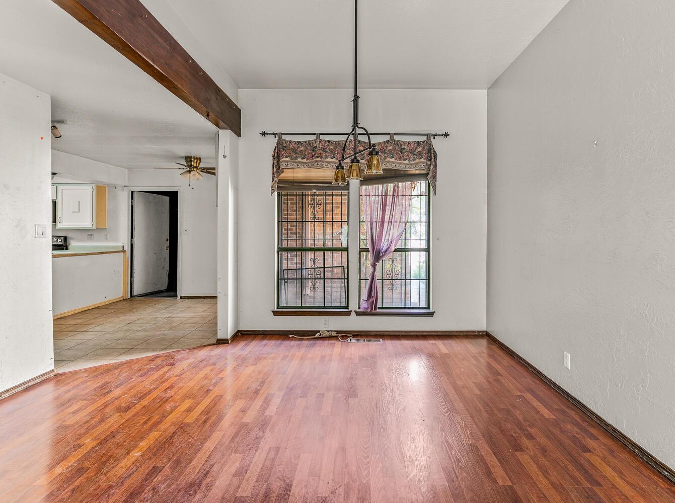 24 Lakeshore Drive NE