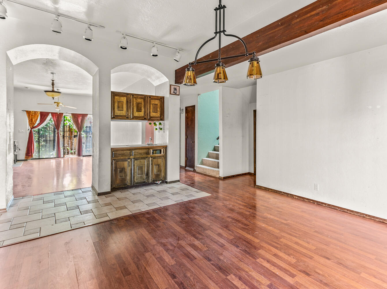 24 Lakeshore Drive NE