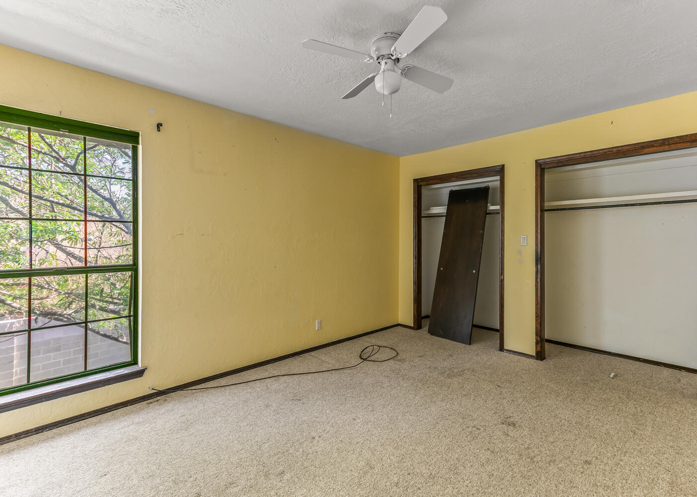 24 Lakeshore Drive NE