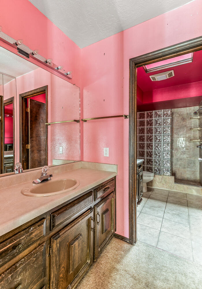 24 Lakeshore Drive NE