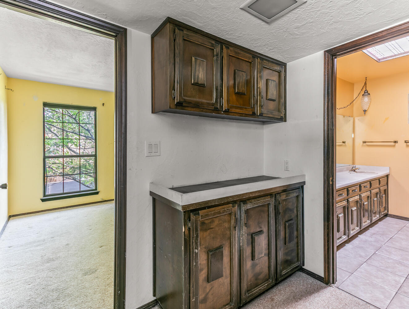 24 Lakeshore Drive NE