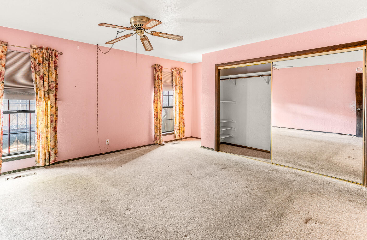 24 Lakeshore Drive NE