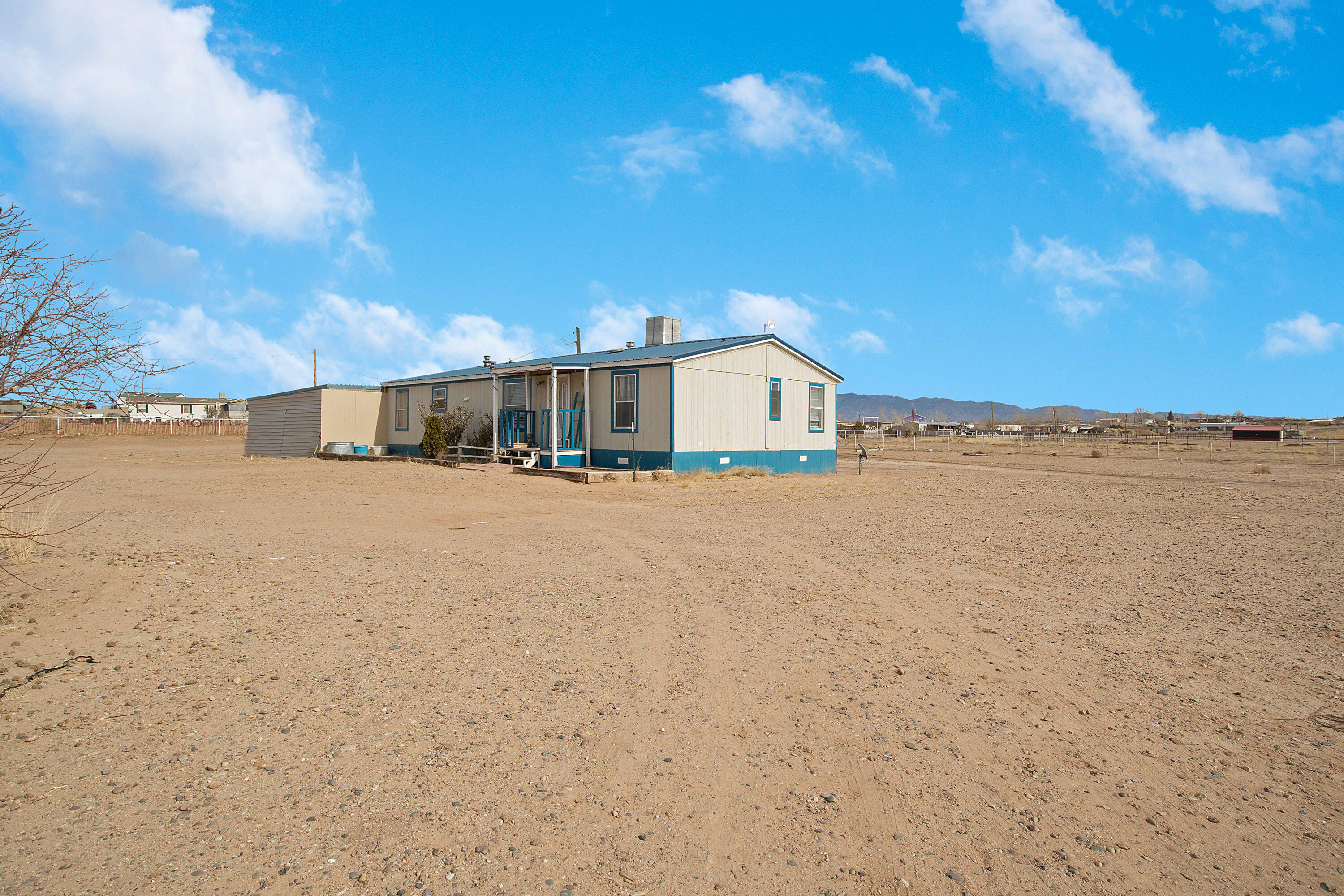2 STOREY Avenue