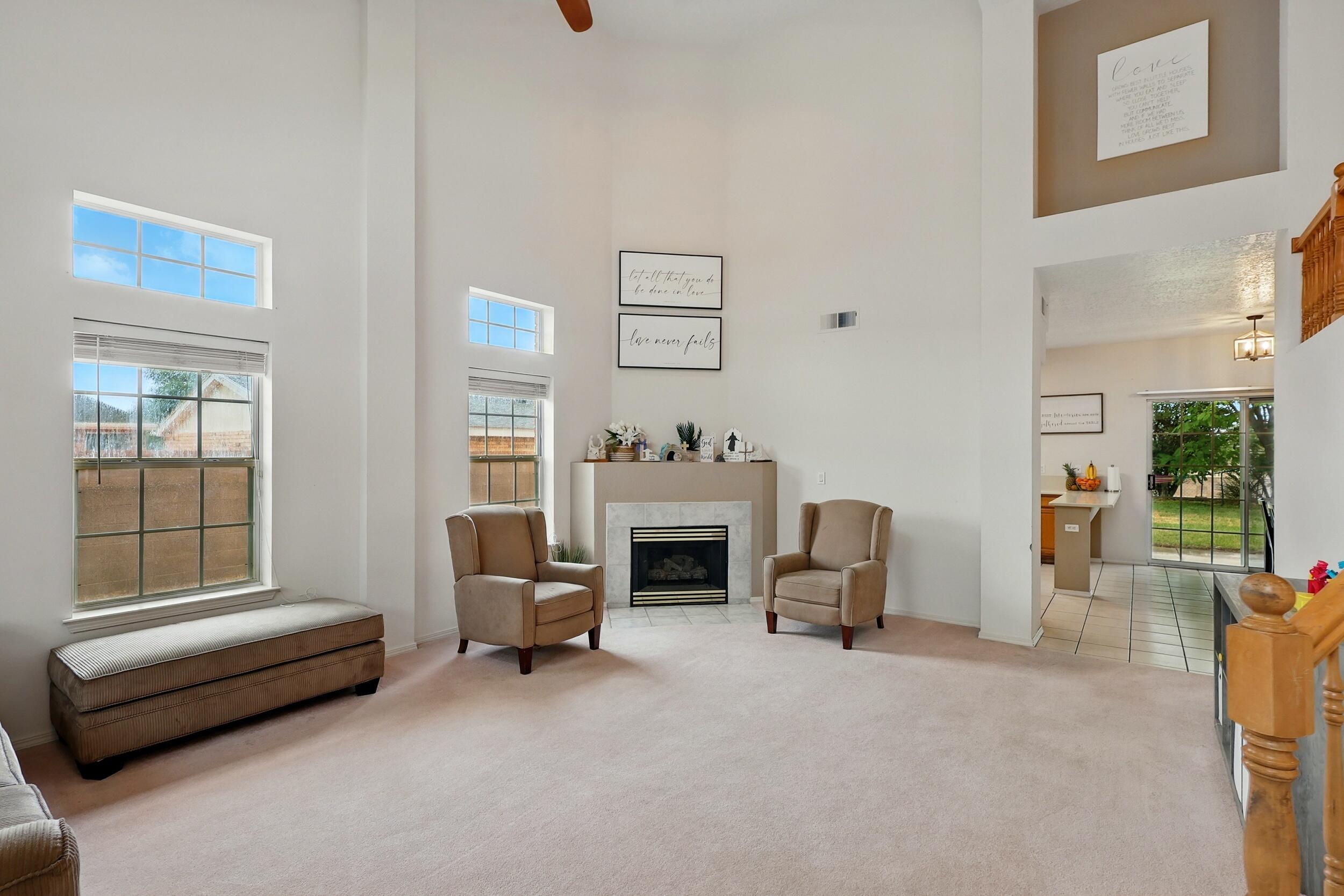 1401 CERRO CRESTADO Drive NW