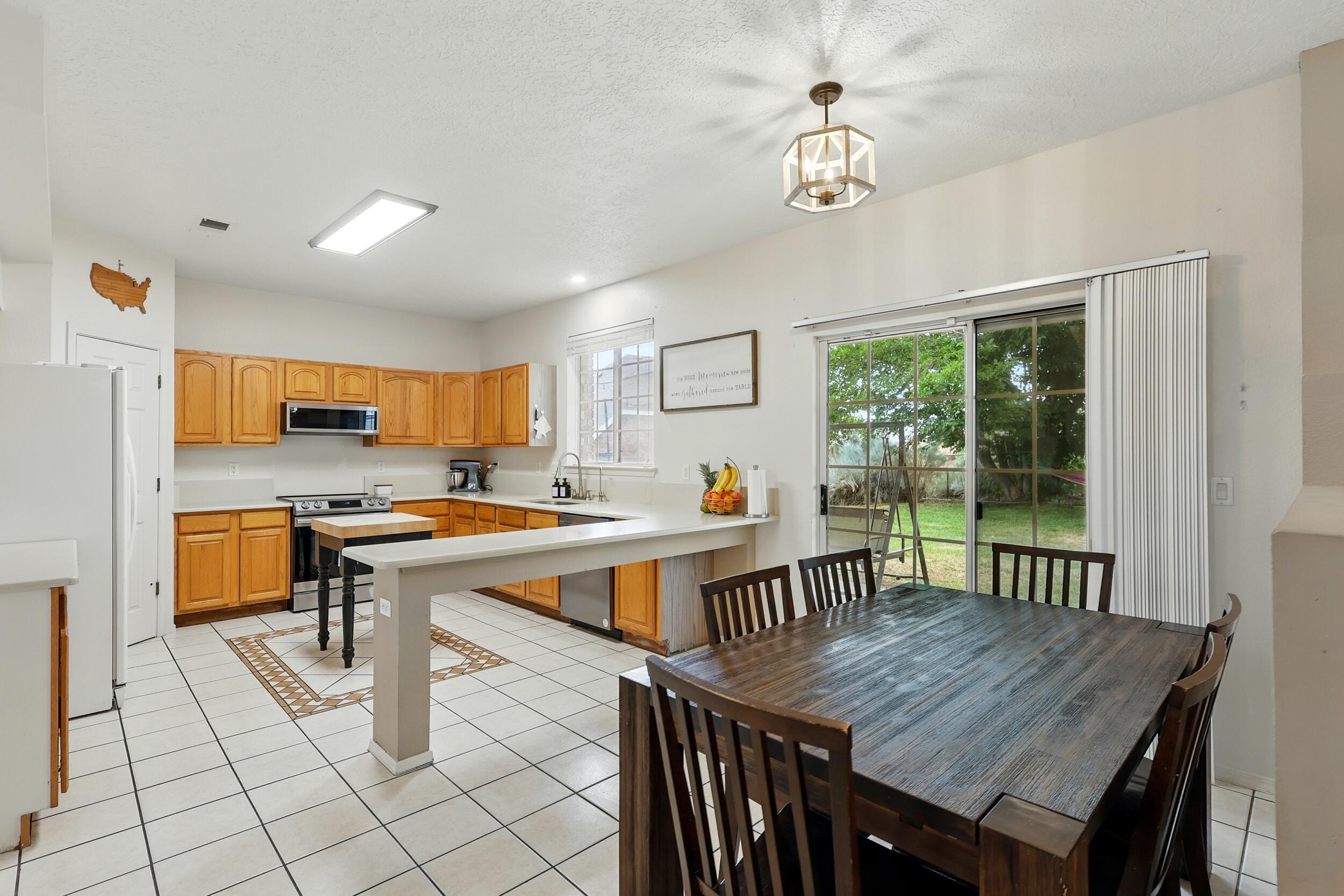 1401 CERRO CRESTADO Drive NW