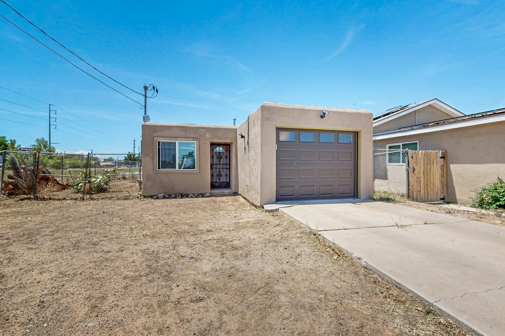 202 AZTEC Road NW