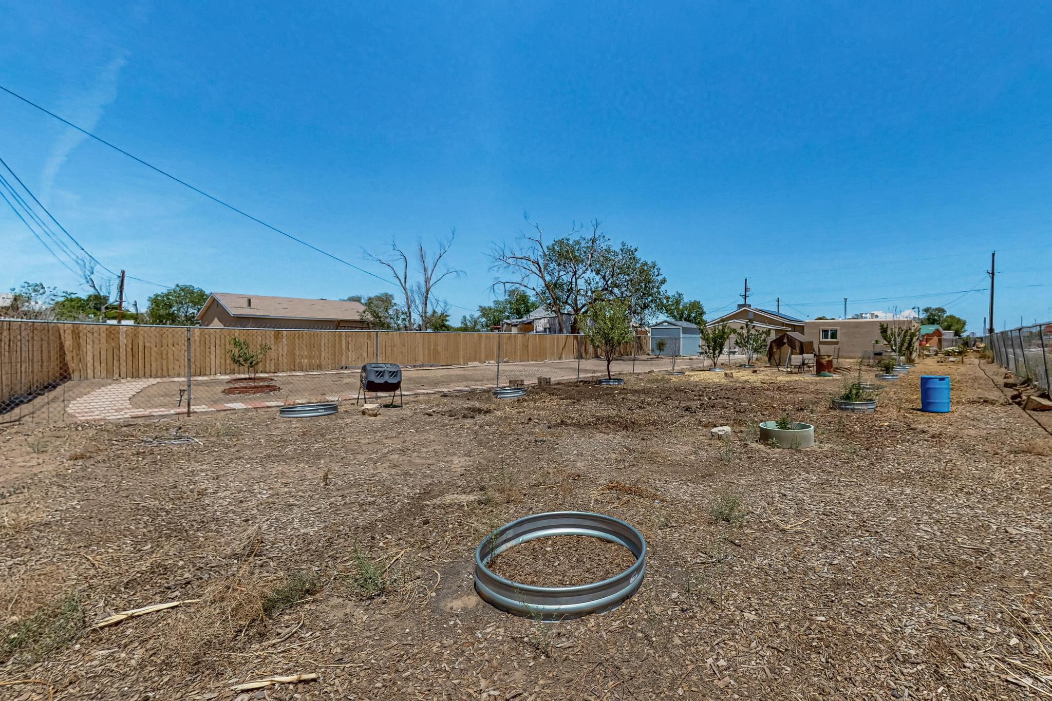 202 AZTEC Road NW