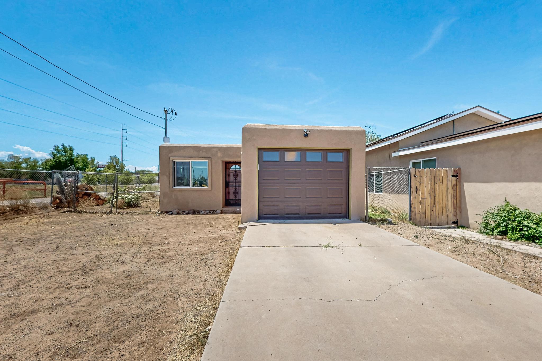 202 AZTEC Road NW