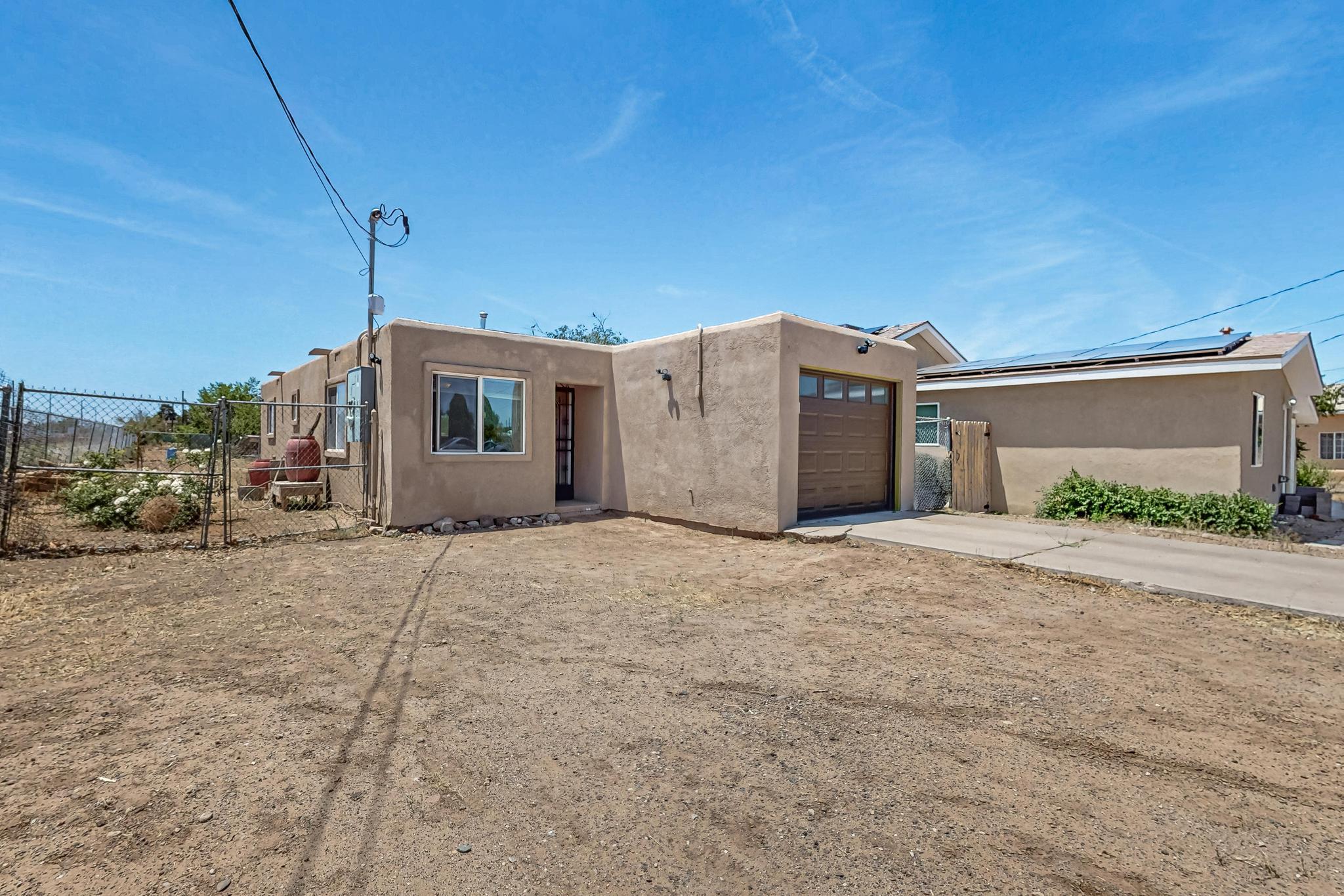 202 AZTEC Road NW