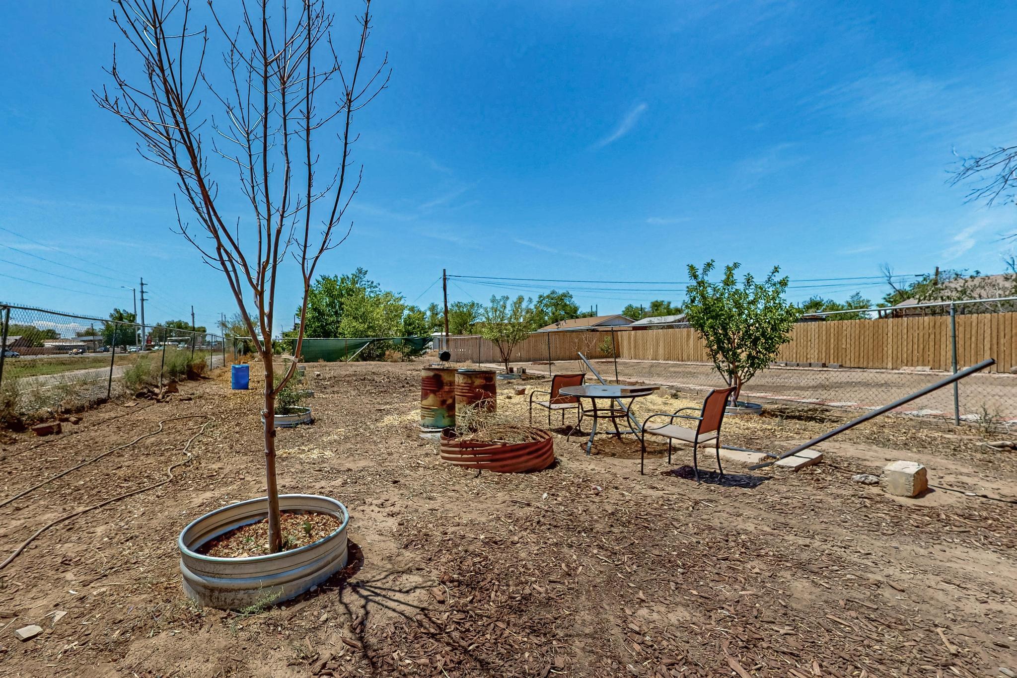202 AZTEC Road NW