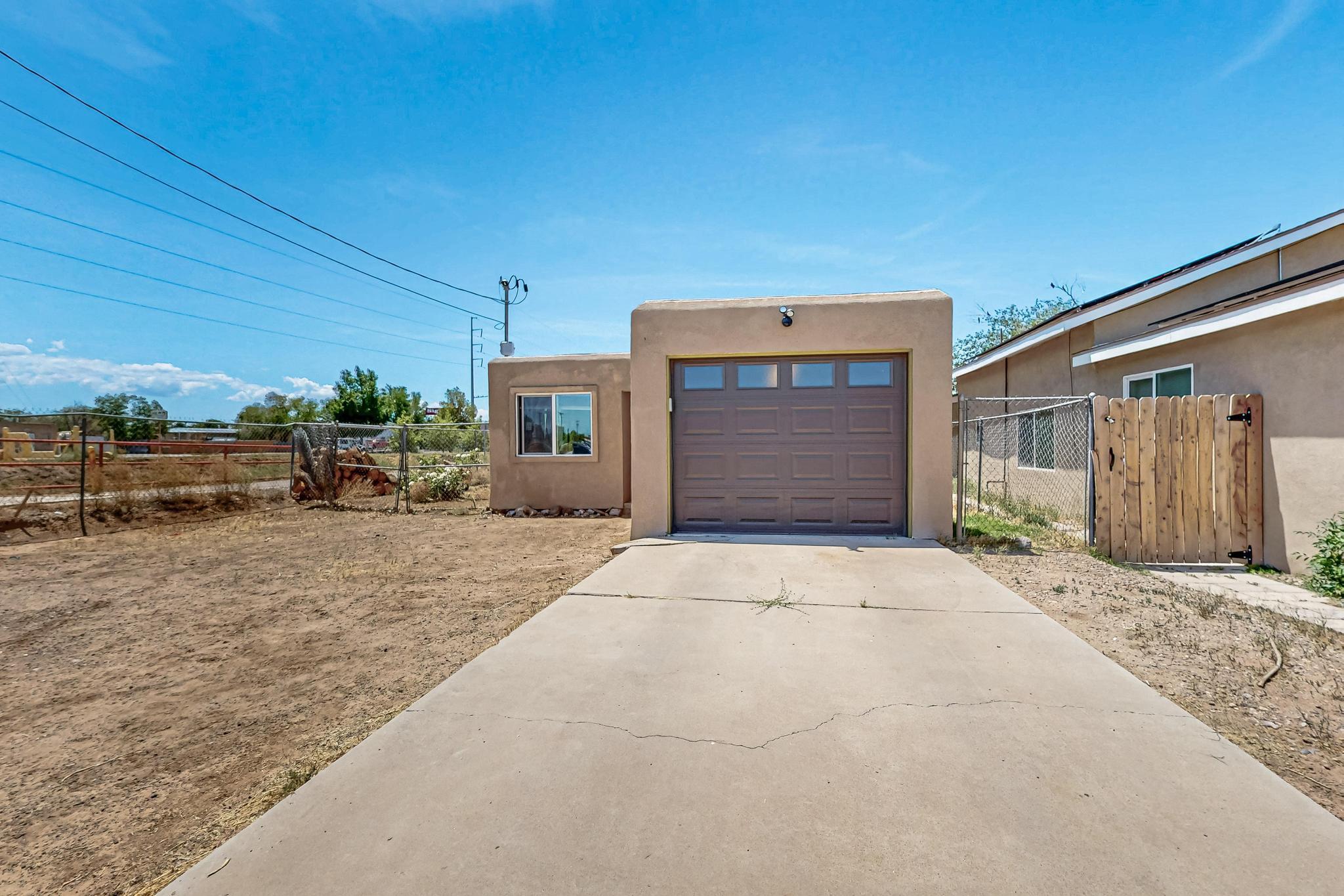 202 AZTEC Road NW