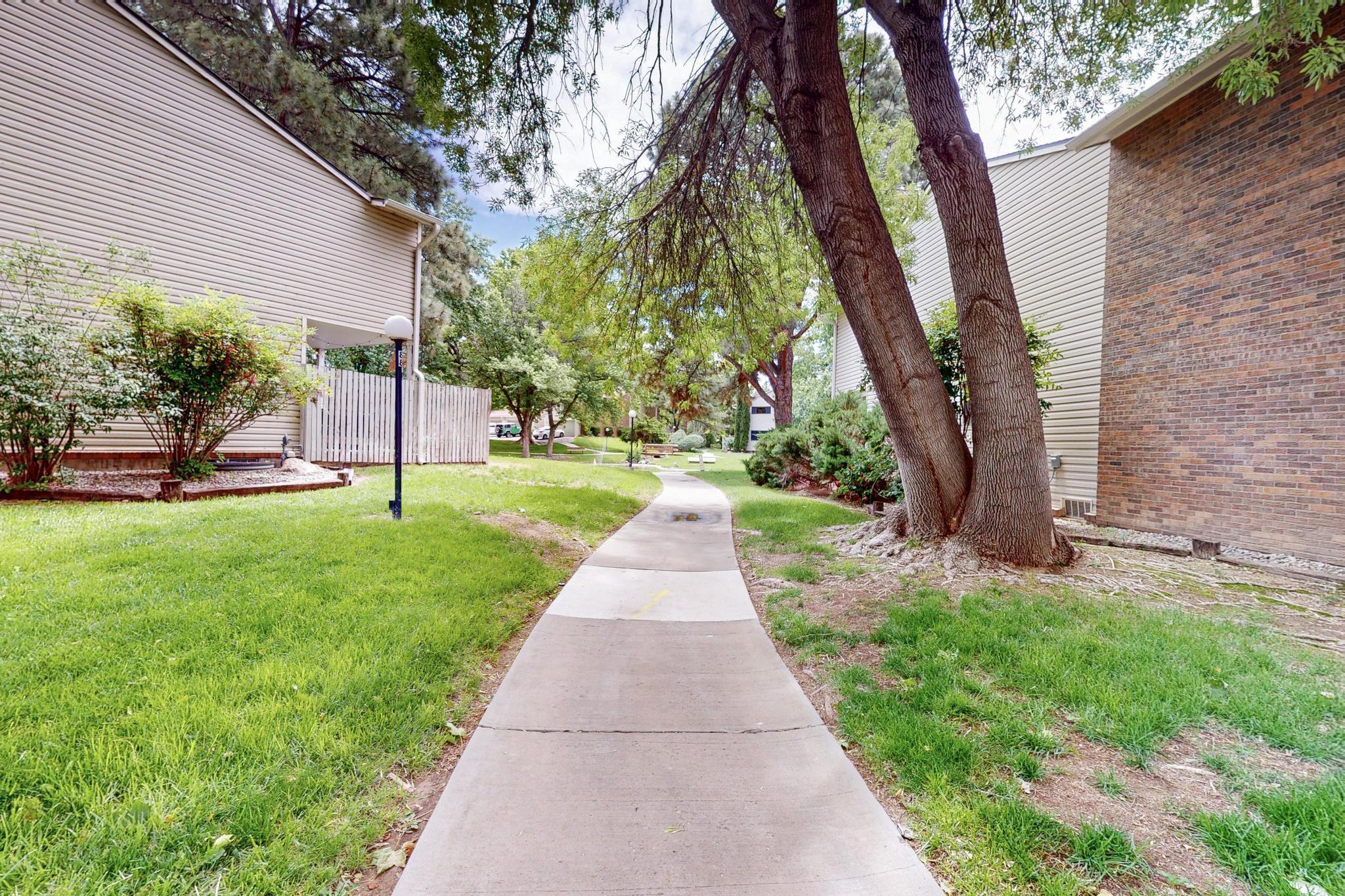 9 WESTLAKE Drive NE