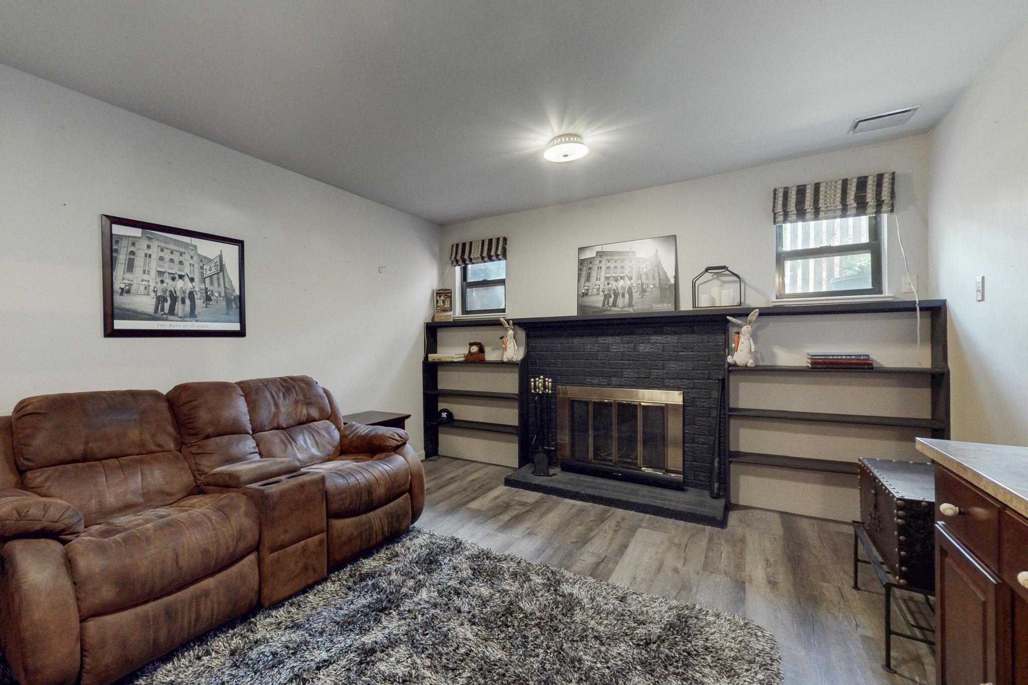 9 WESTLAKE Drive NE