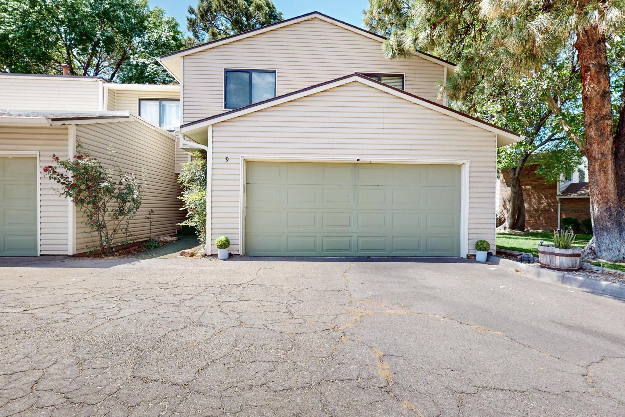 9 WESTLAKE Drive NE