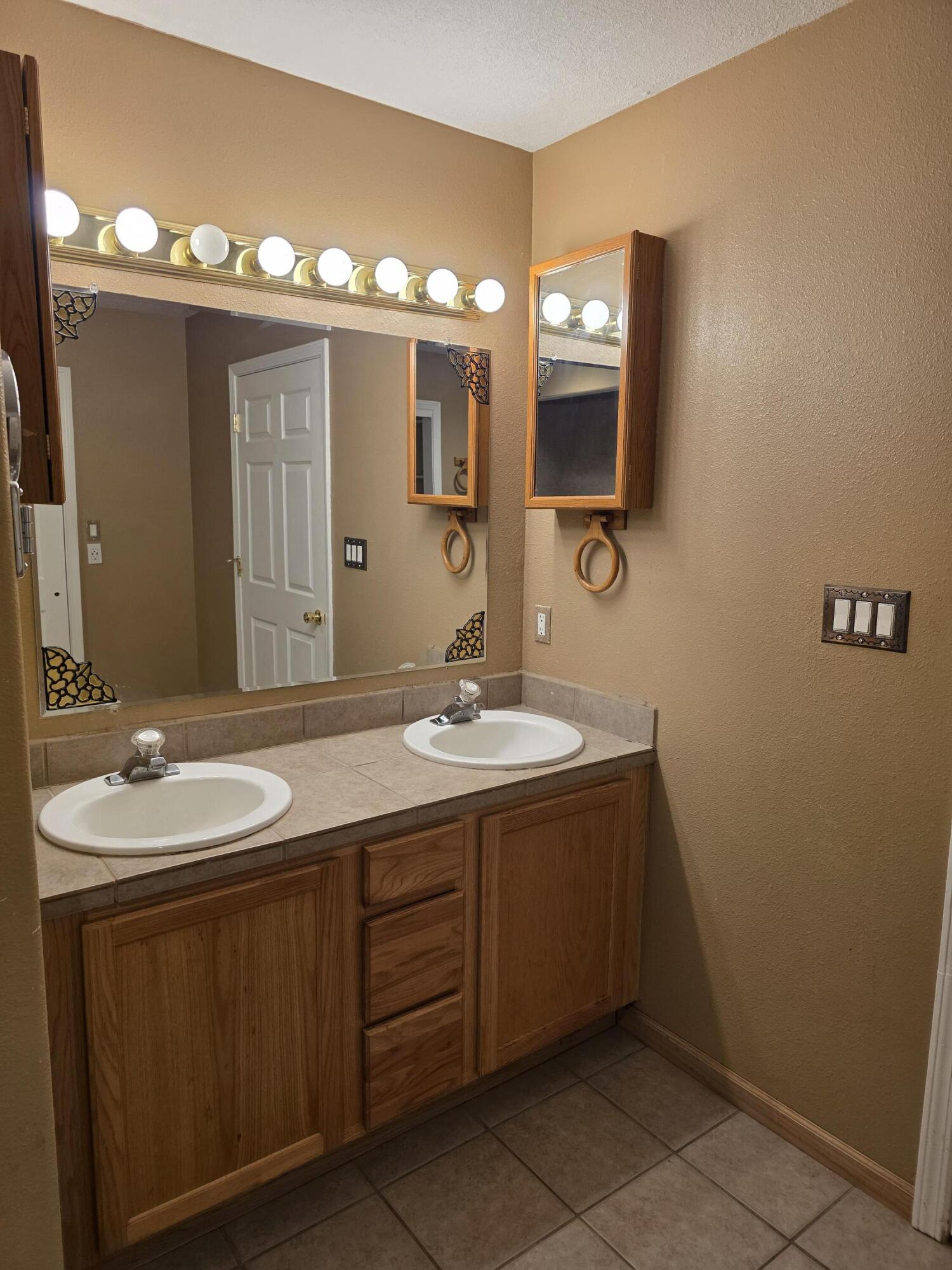 8 REVELATIONS Place SW